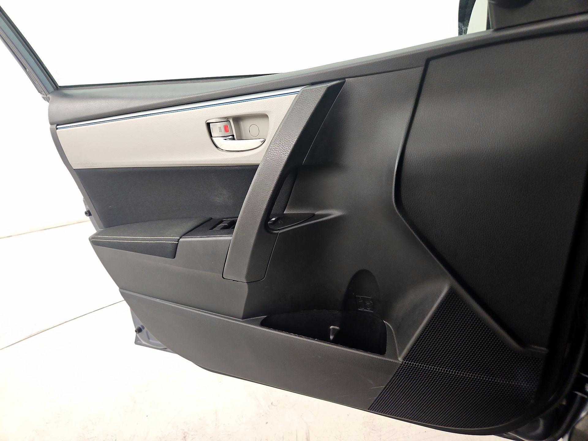 Thumbnail: 2016 Toyota Corolla - 12