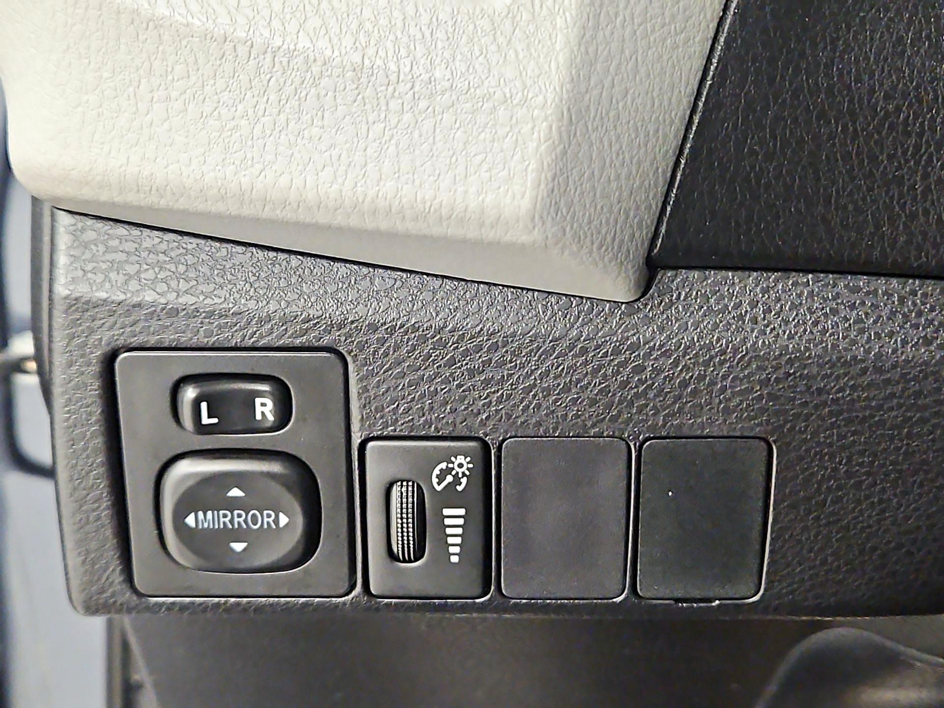Thumbnail: 2016 Toyota Corolla - 13