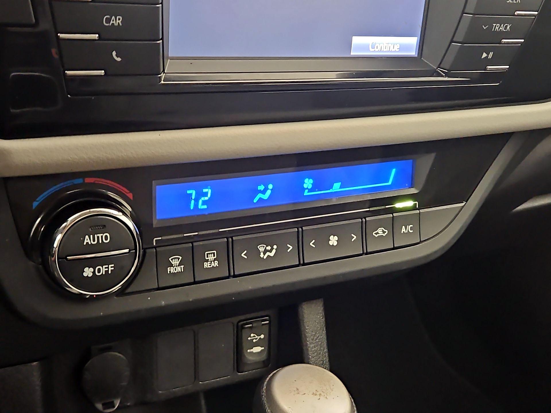 Thumbnail: 2016 Toyota Corolla - 16