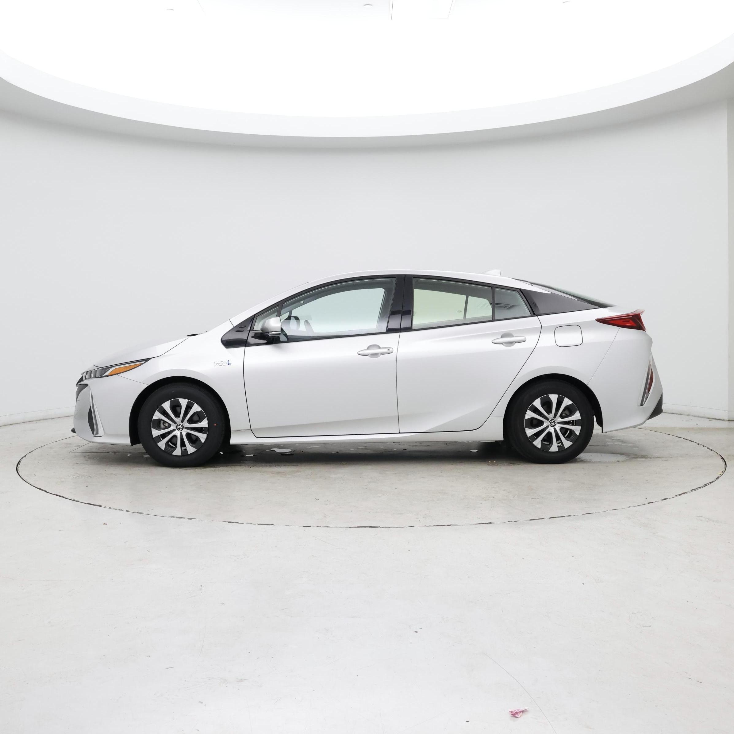 Thumbnail: 2020 Toyota Prius Prime - 3