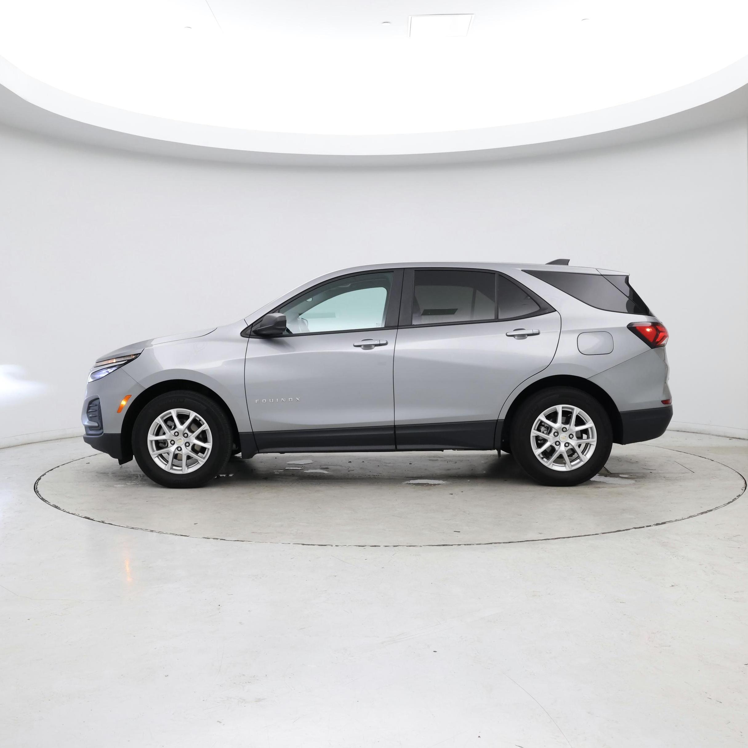 Thumbnail: 2023 Chevrolet Equinox - 3