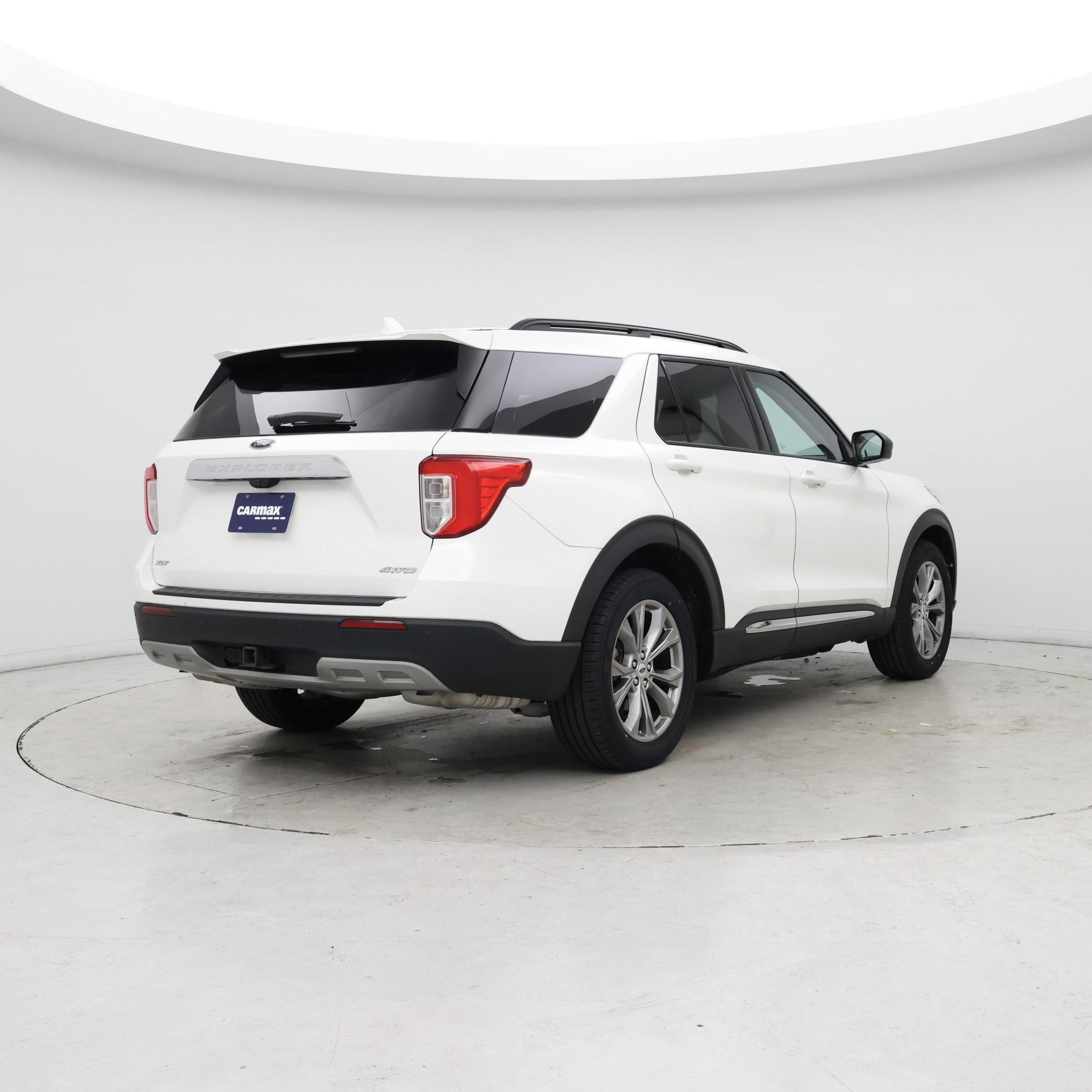 Thumbnail: 2022 Ford Explorer - 8
