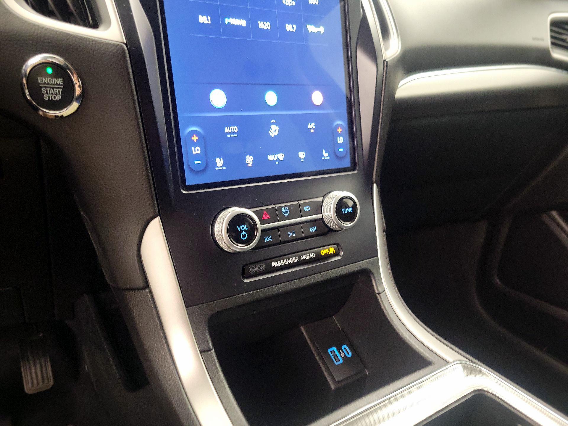 Thumbnail: 2022 Ford Edge - 16