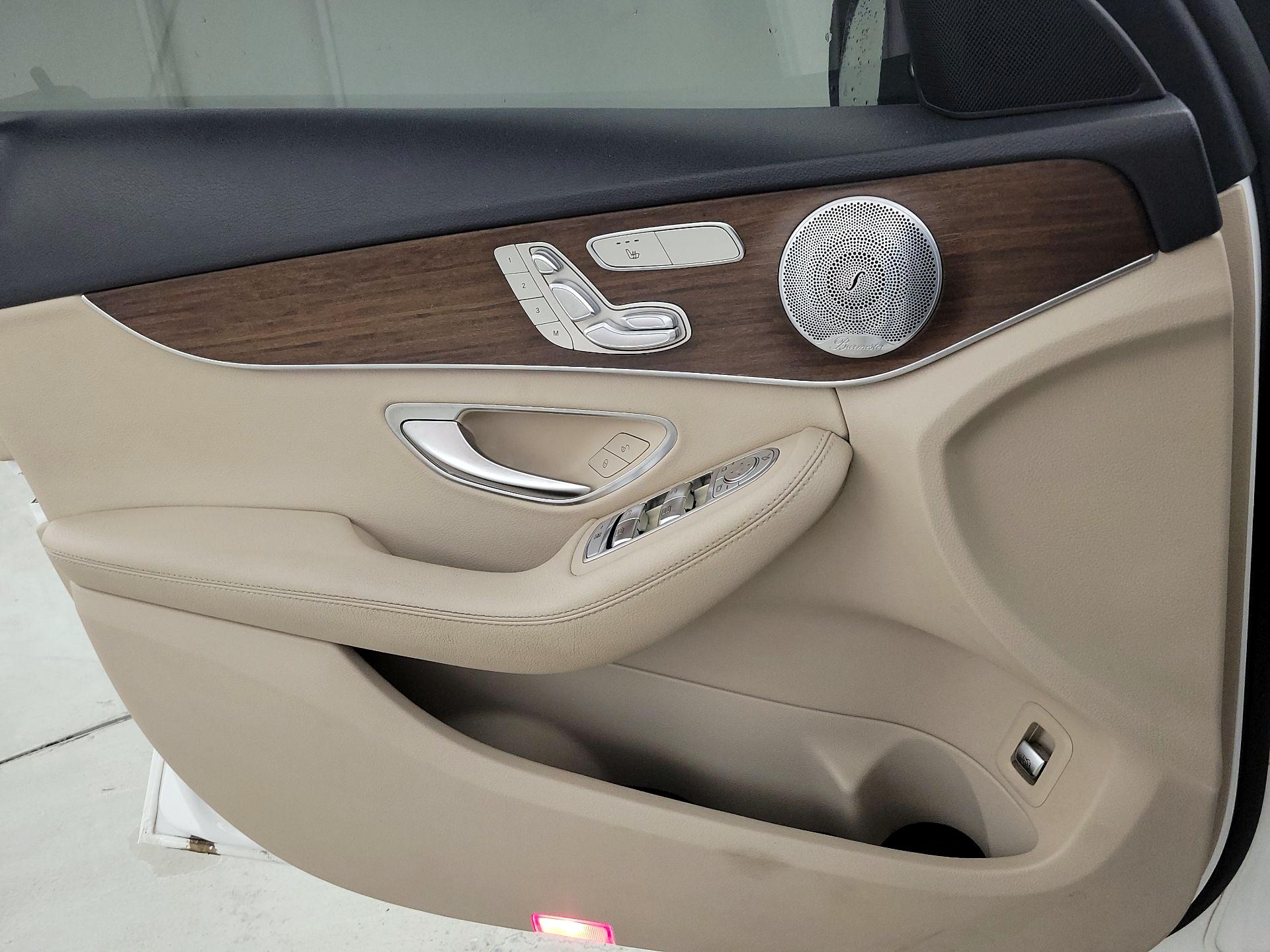 Thumbnail: 2021 Mercedes-Benz C-Class - 10