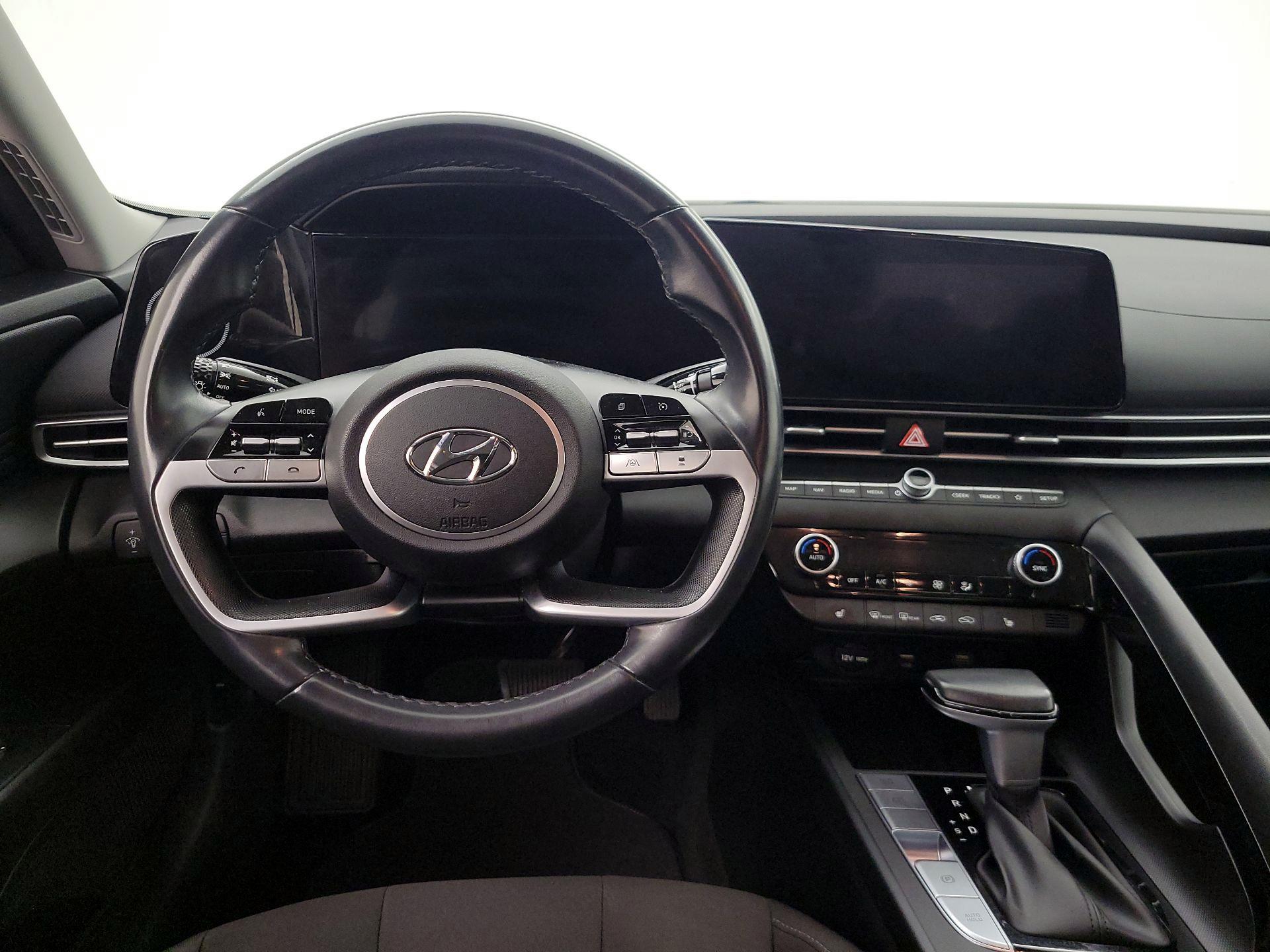 Thumbnail: 2023 Hyundai Elantra - 10
