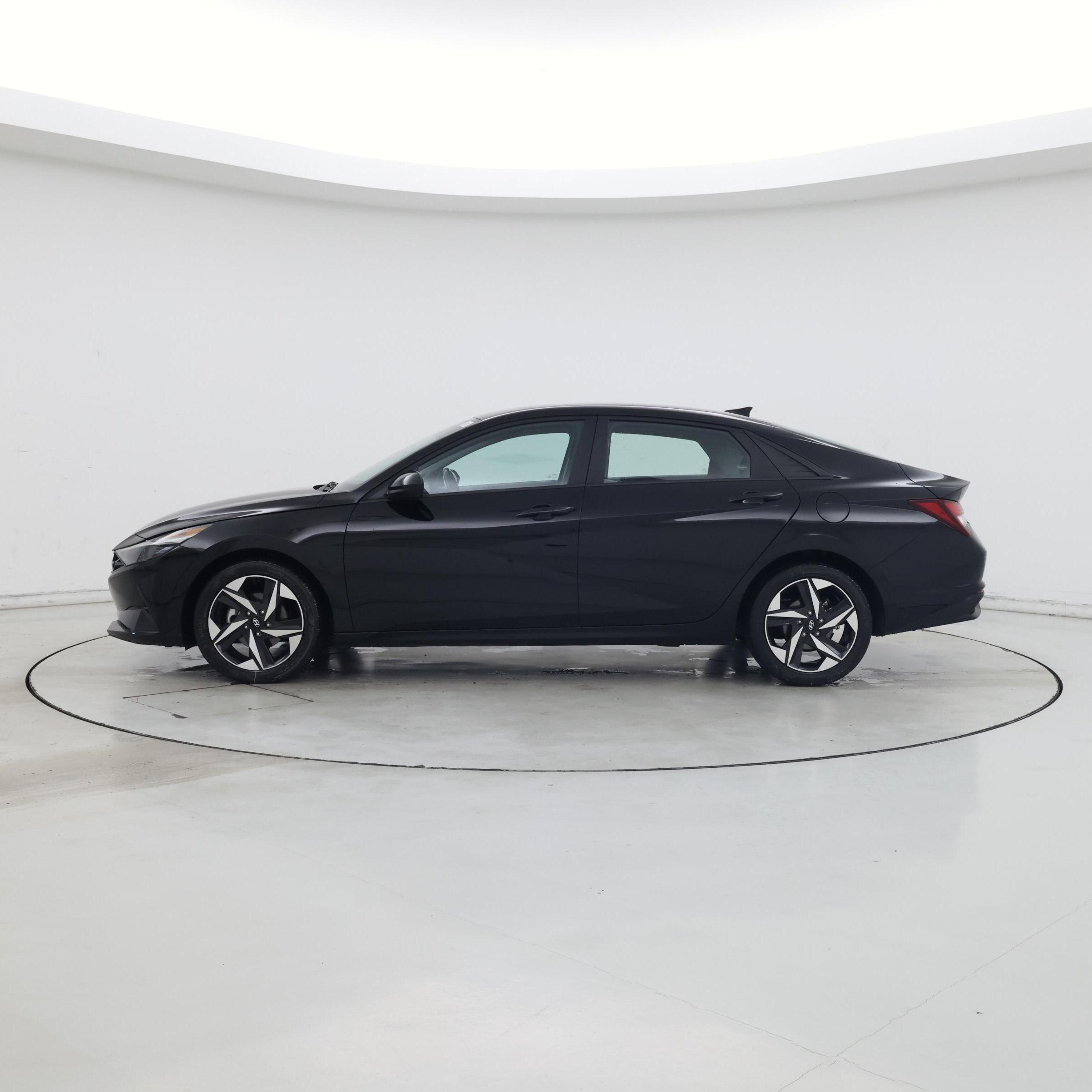 Thumbnail: 2023 Hyundai Elantra - 3
