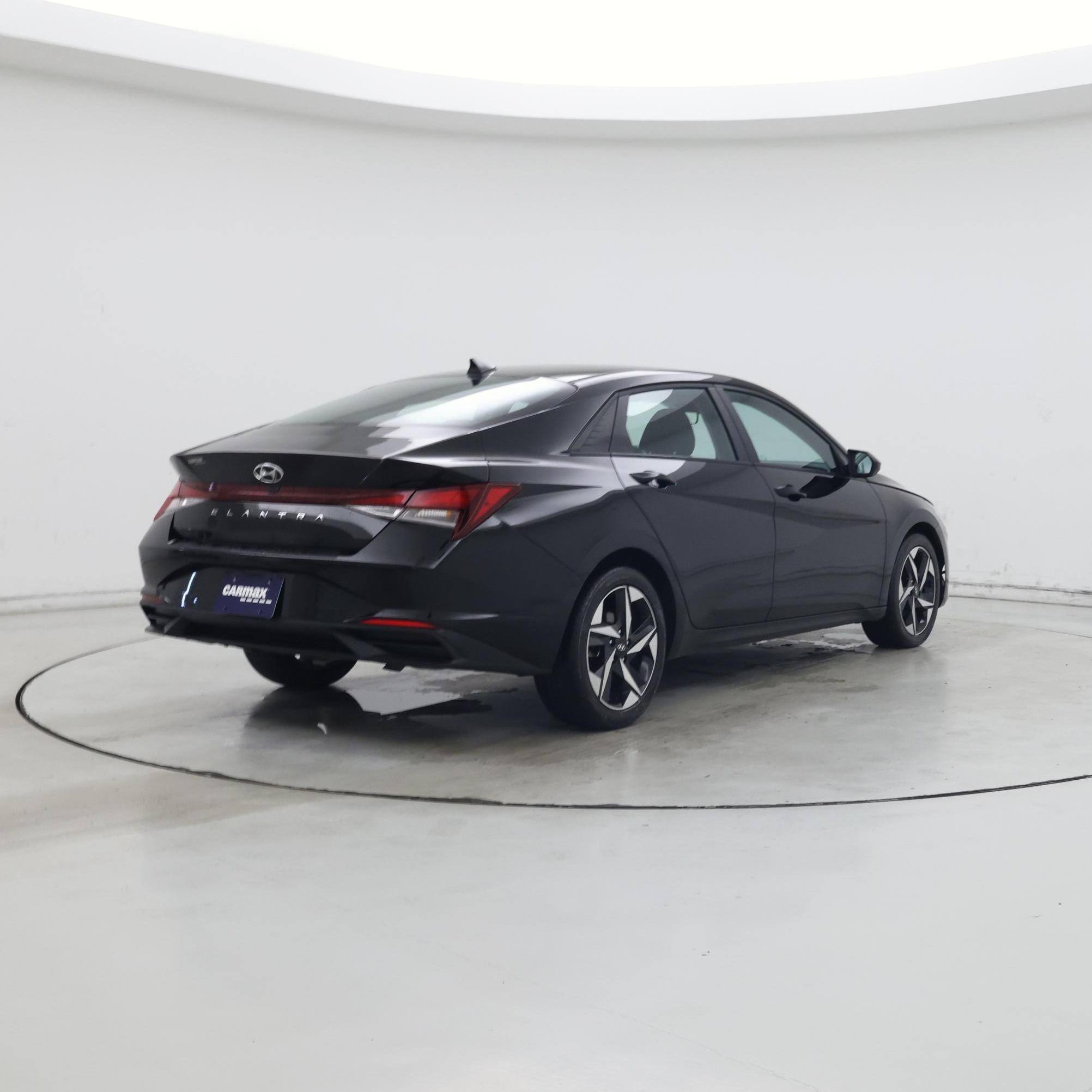 Thumbnail: 2023 Hyundai Elantra - 8