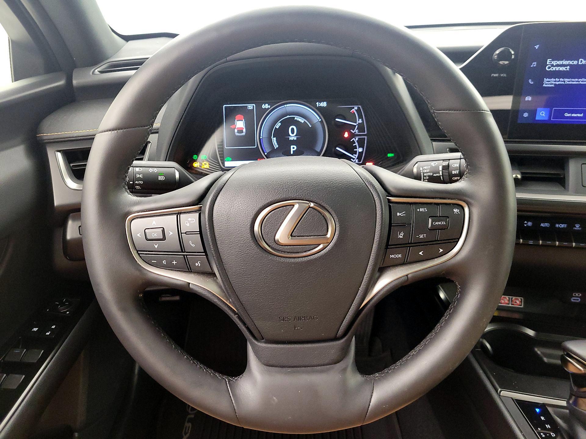 Thumbnail: 2023 Lexus UX - 10