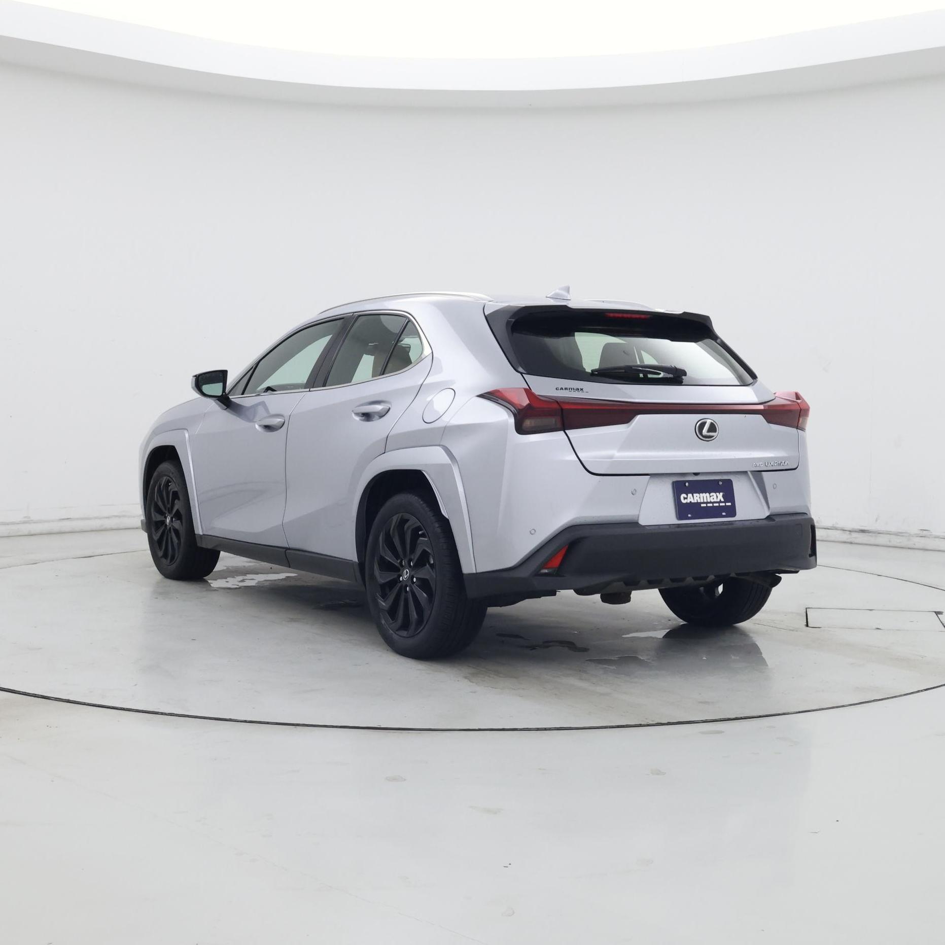 Thumbnail: 2023 Lexus UX - 2