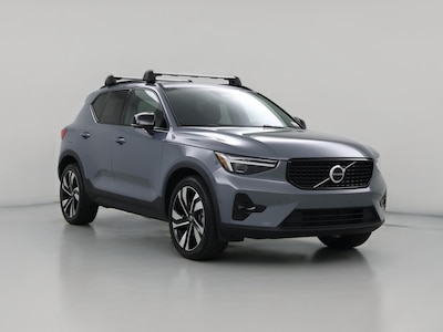 2023 Volvo XC40 B5 Ultimate Dark Theme