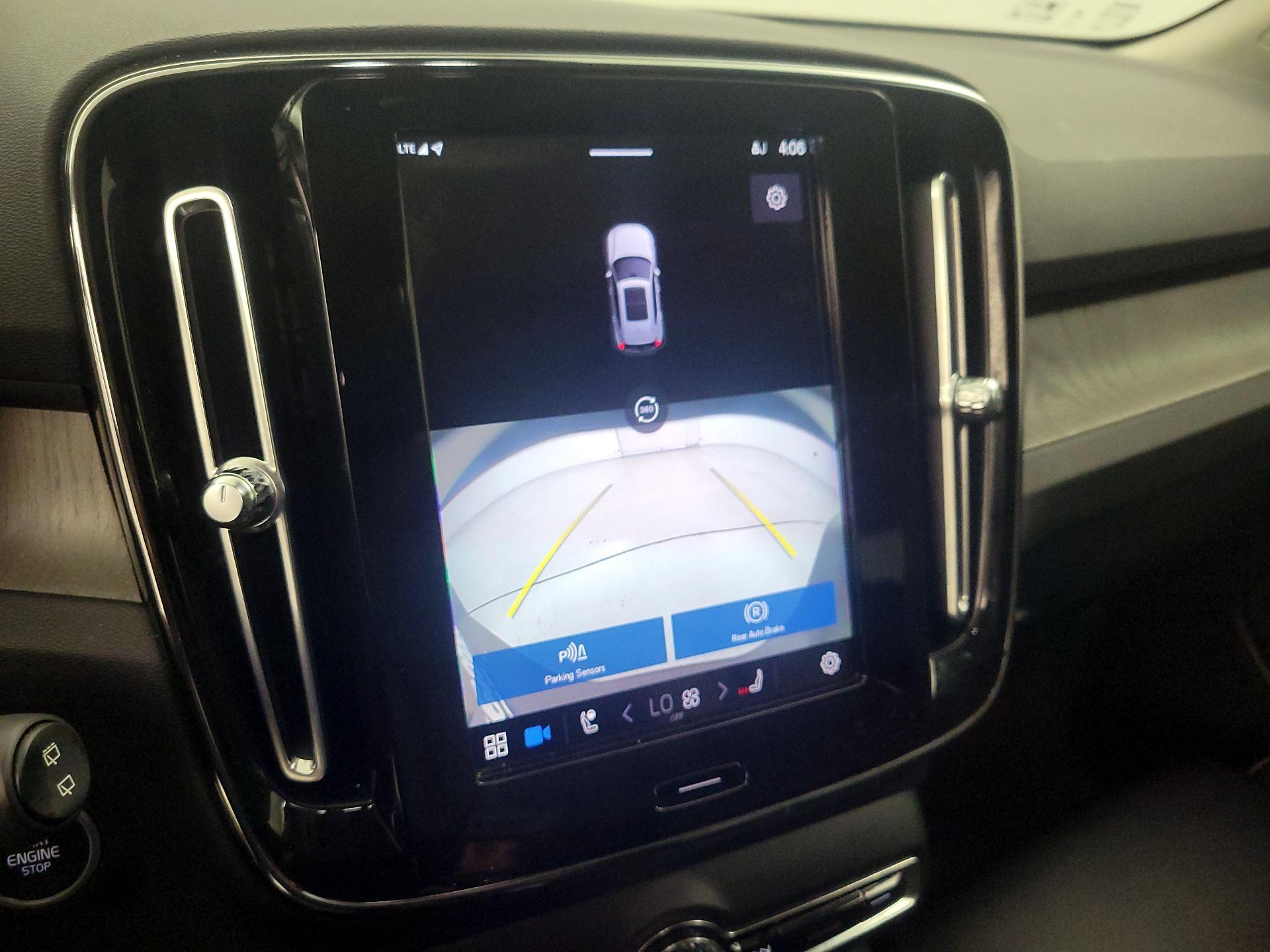 Thumbnail: 2023 Volvo XC40 - 15