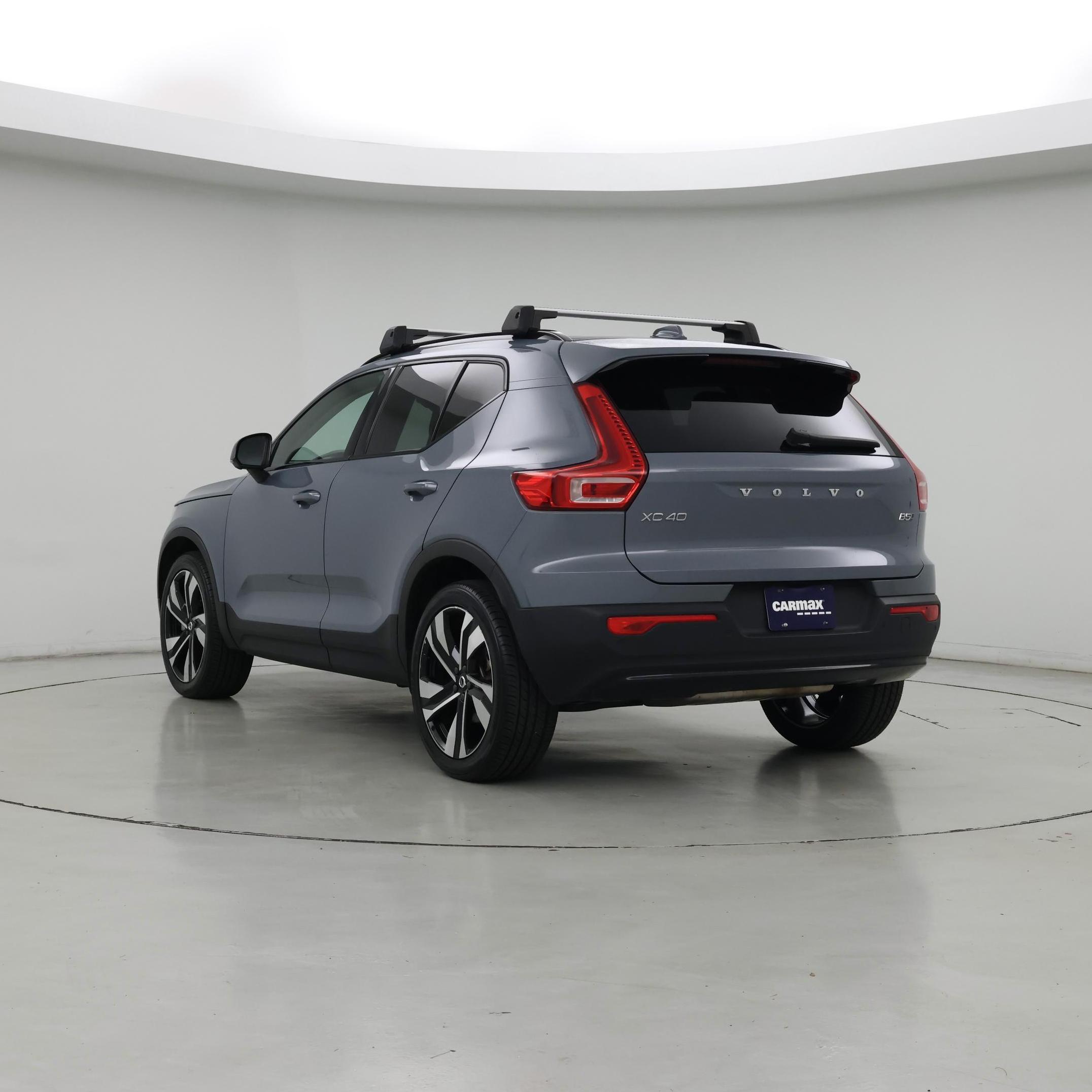 Thumbnail: 2023 Volvo XC40 - 2