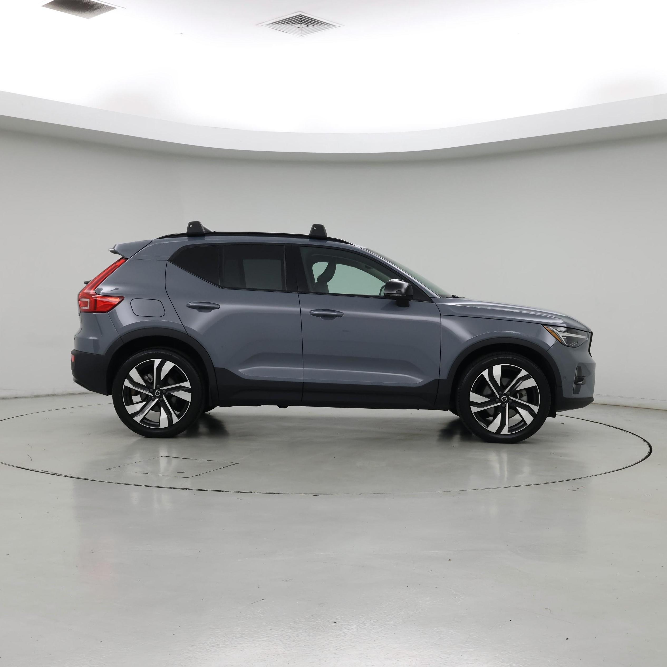 Thumbnail: 2023 Volvo XC40 - 7