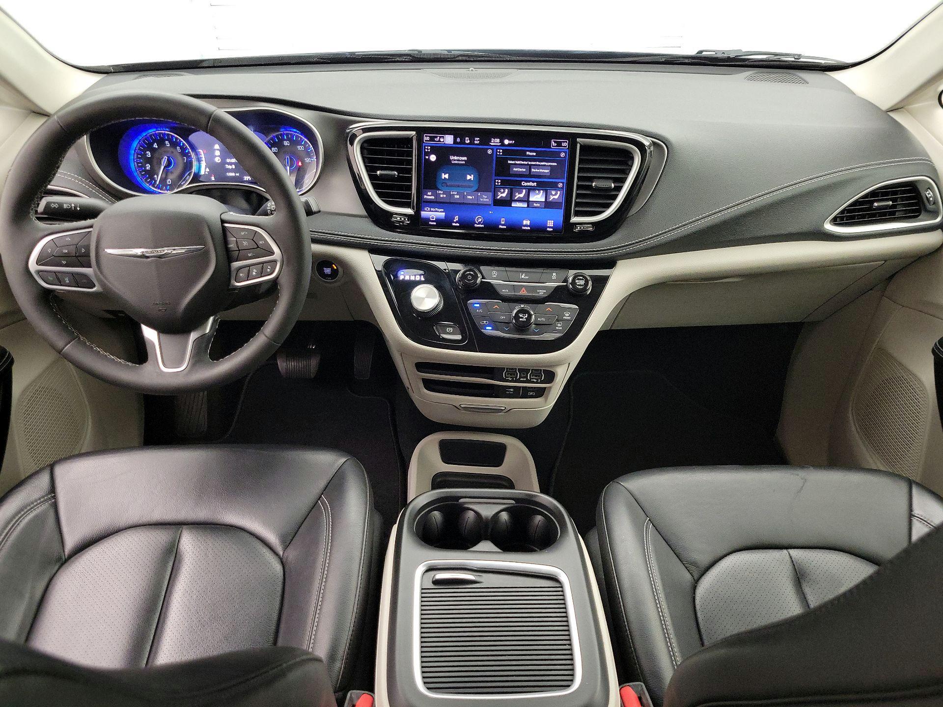 Thumbnail: 2022 Chrysler Pacifica - 9