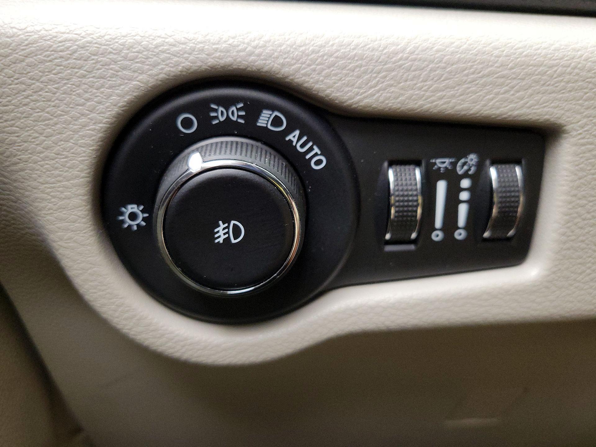 Thumbnail: 2022 Chrysler Pacifica - 13