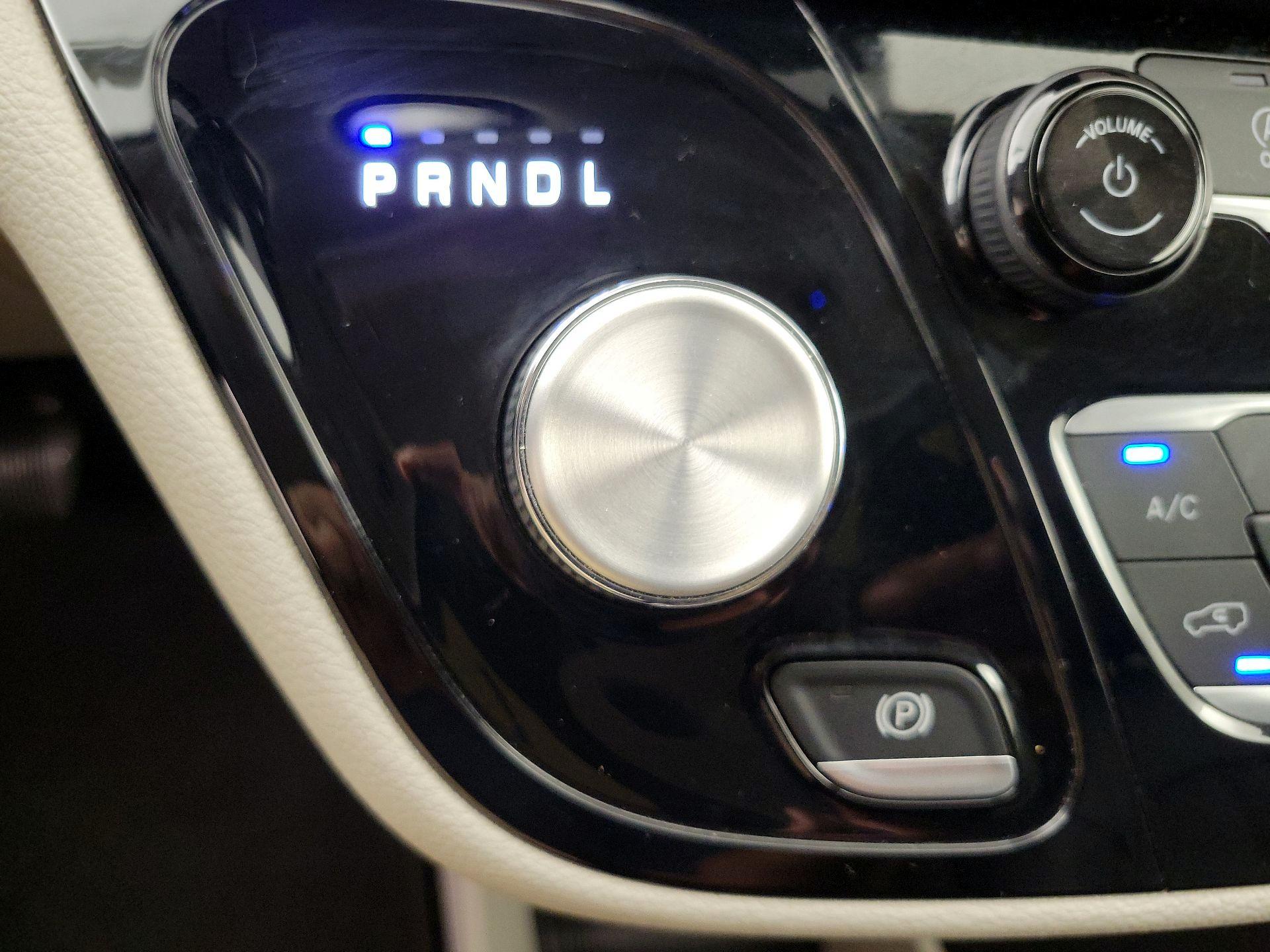 Thumbnail: 2022 Chrysler Pacifica - 17