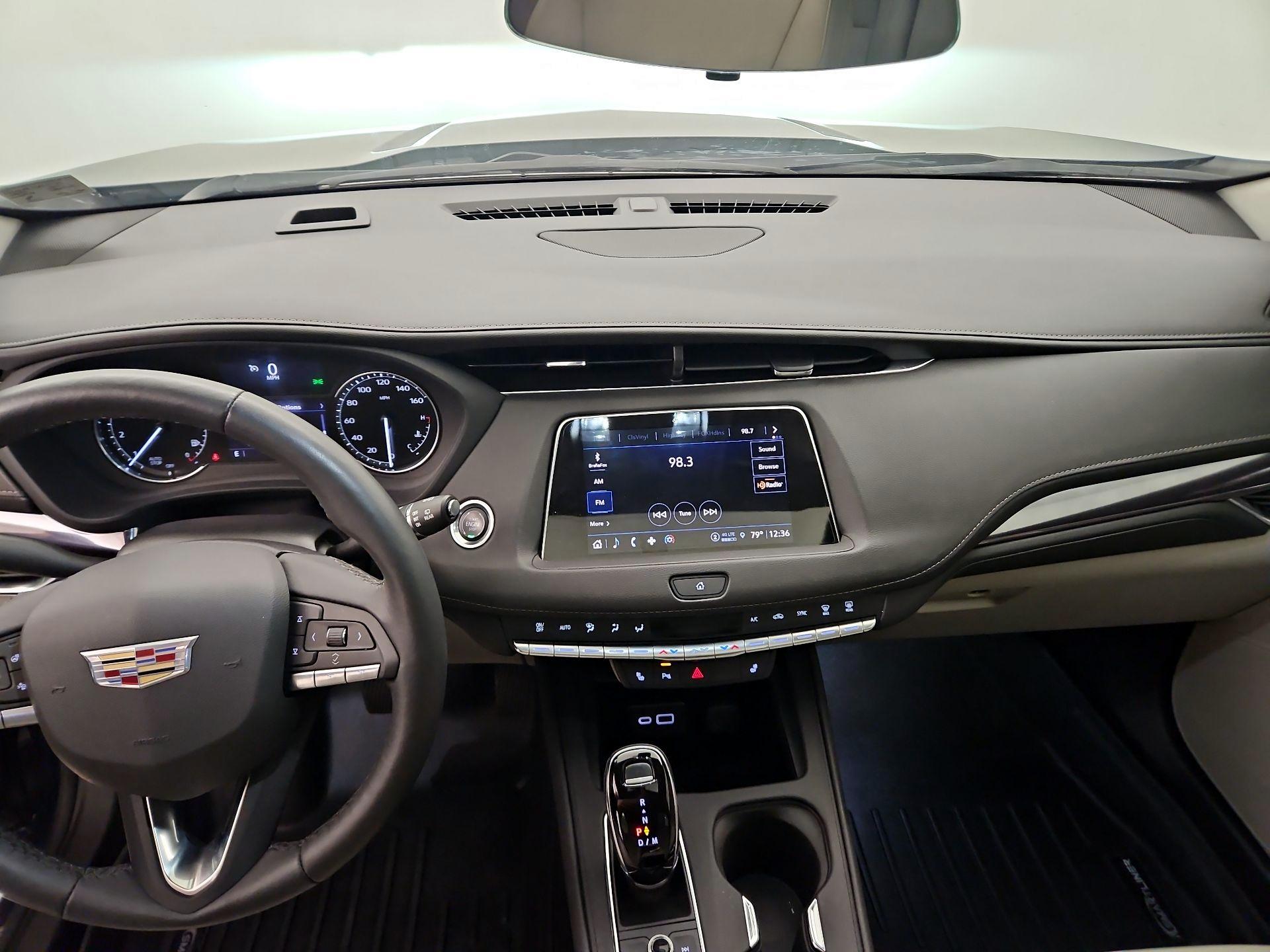 Thumbnail: 2022 Cadillac XT4 - 9