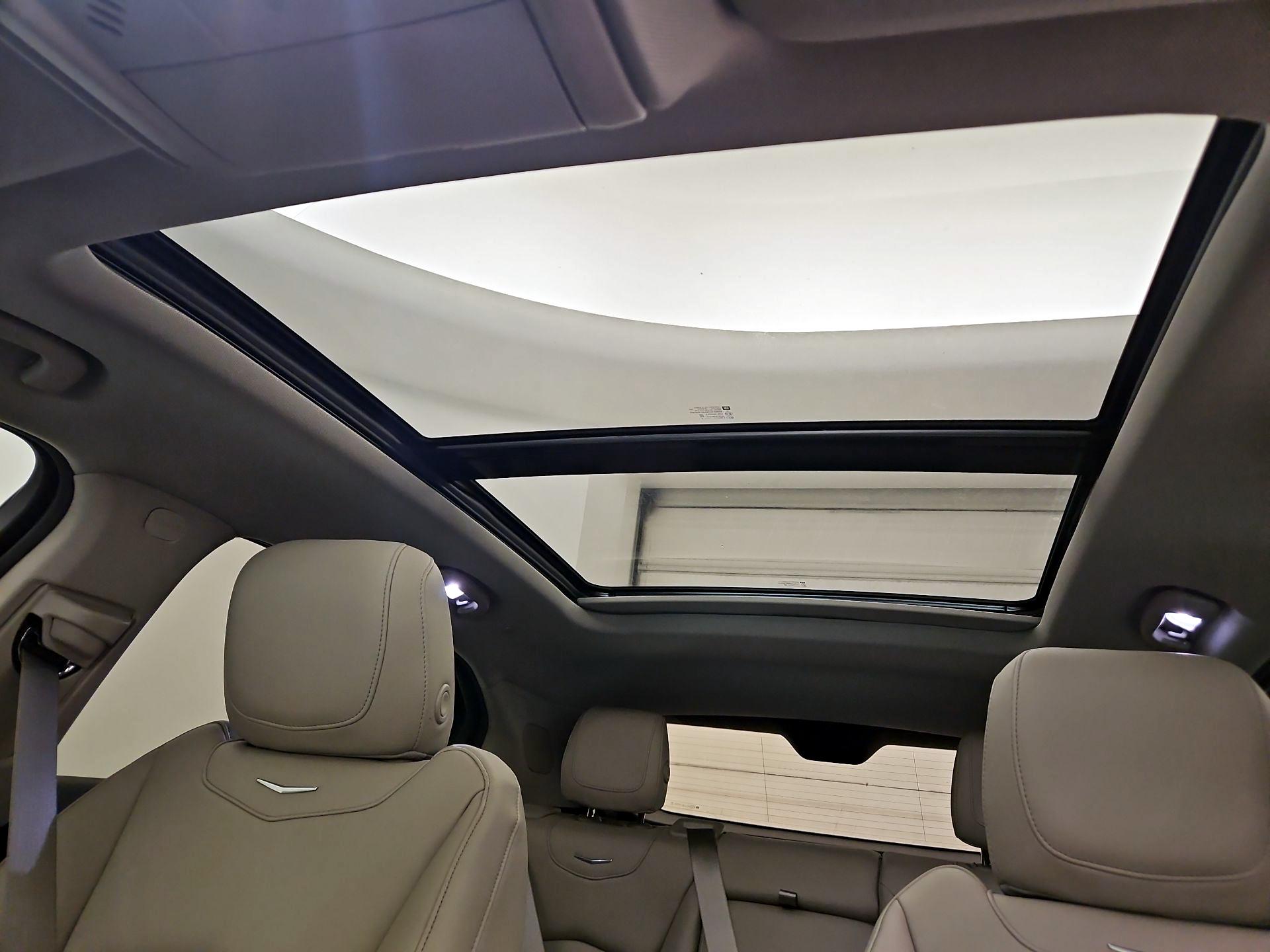 Thumbnail: 2022 Cadillac XT4 - 19