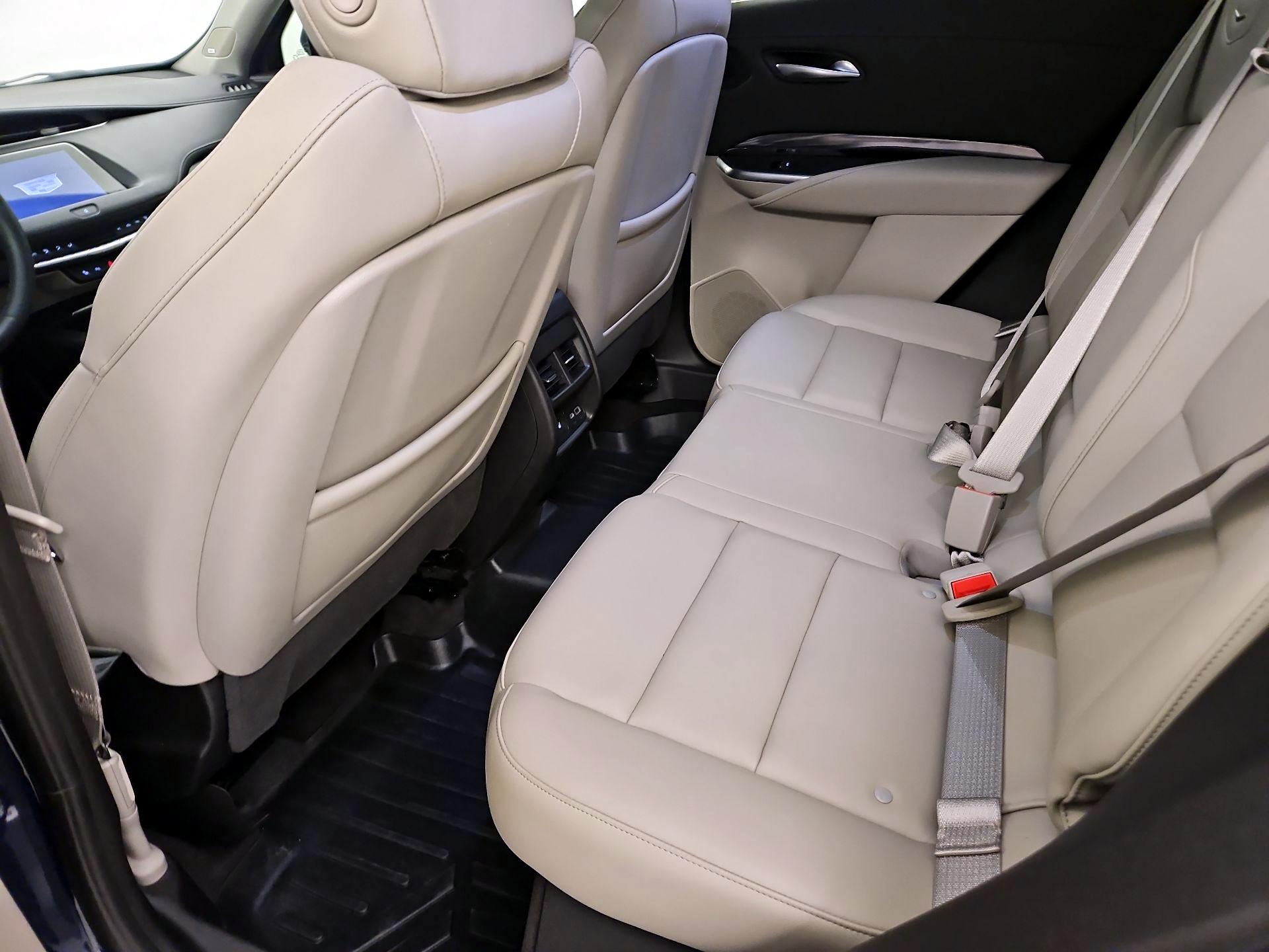 Thumbnail: 2022 Cadillac XT4 - 20