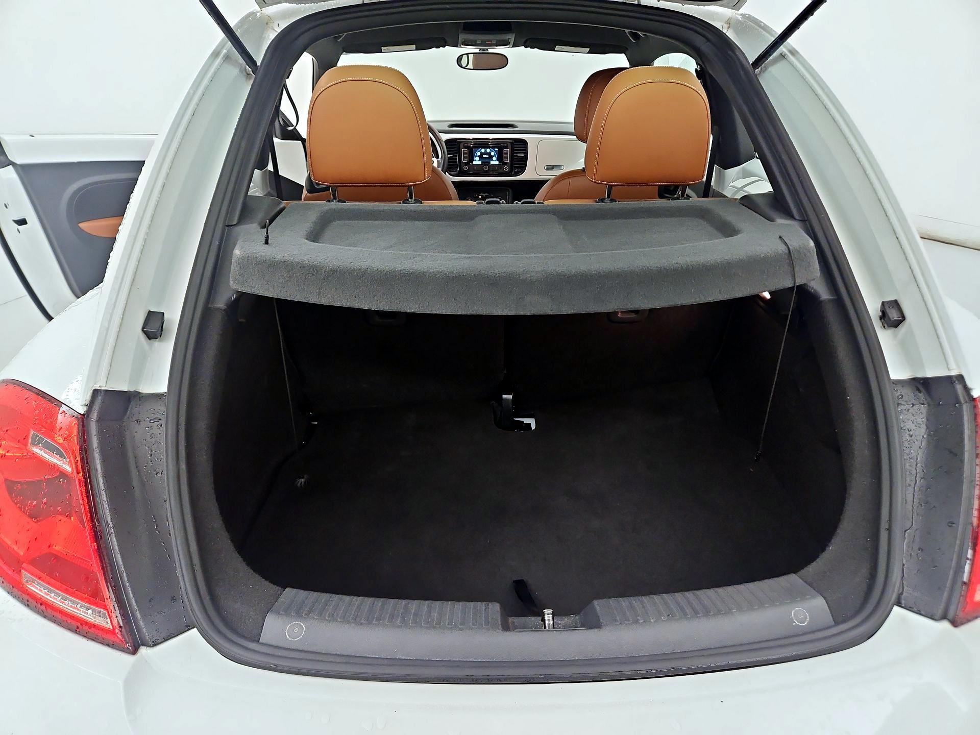 Thumbnail: 2015 Volkswagen Beetle - 19