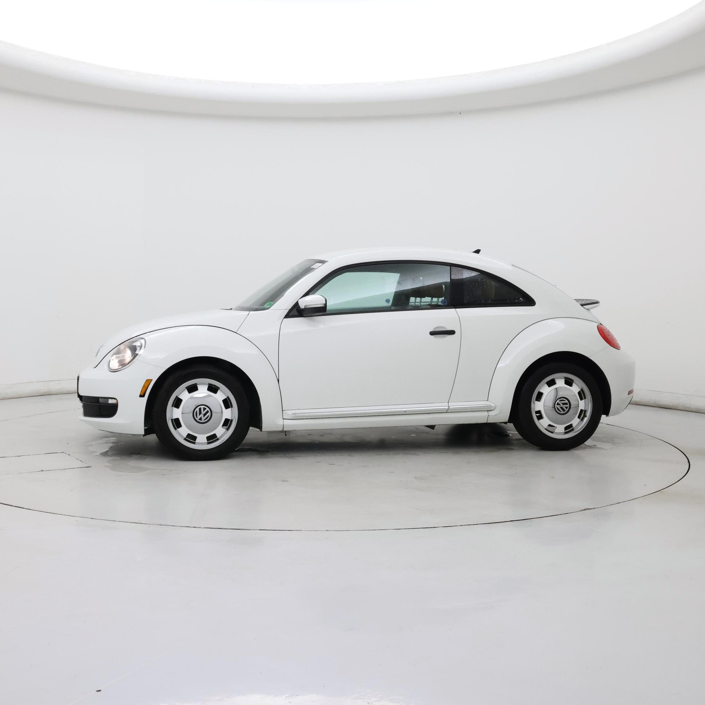 Thumbnail: 2015 Volkswagen Beetle - 3