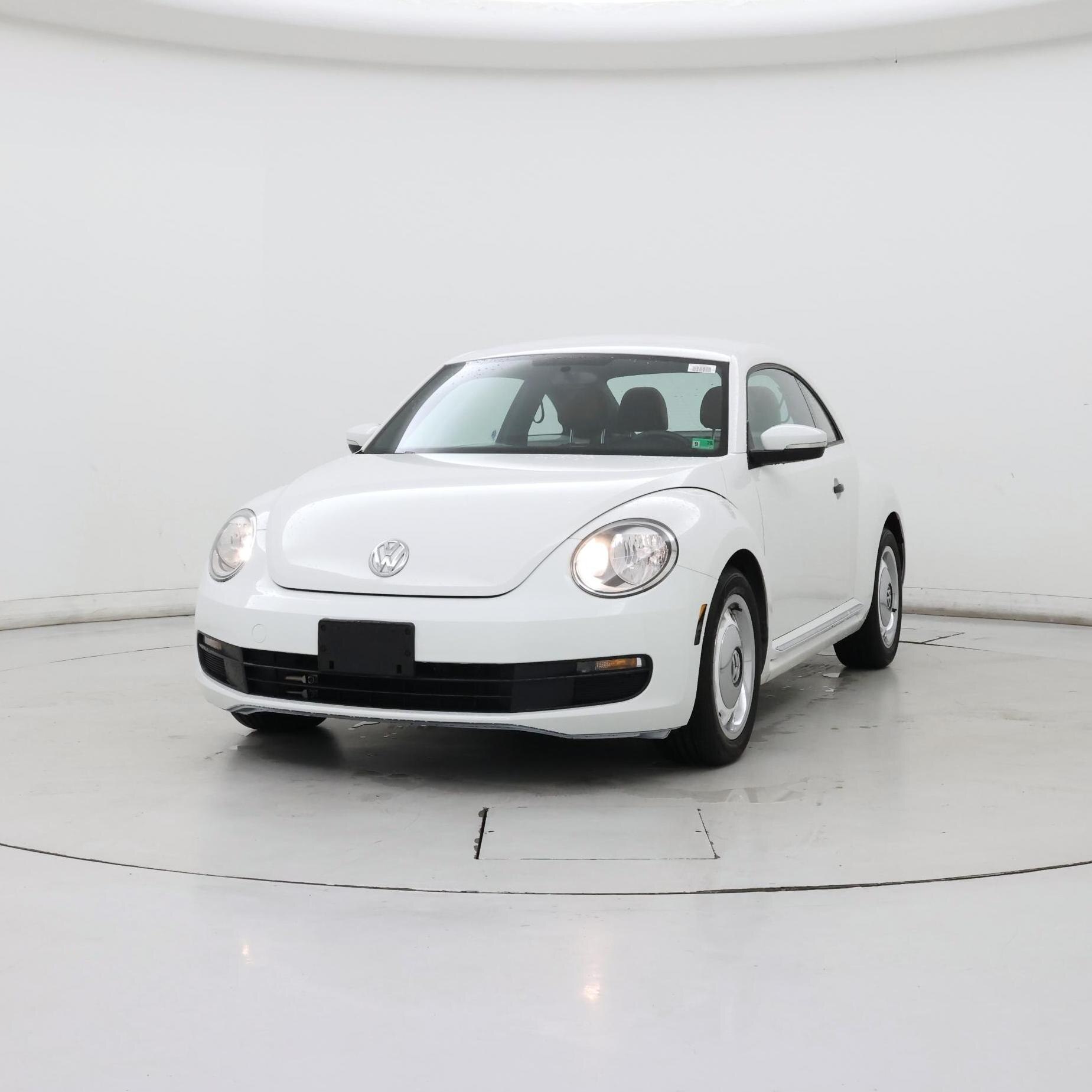 Thumbnail: 2015 Volkswagen Beetle - 4