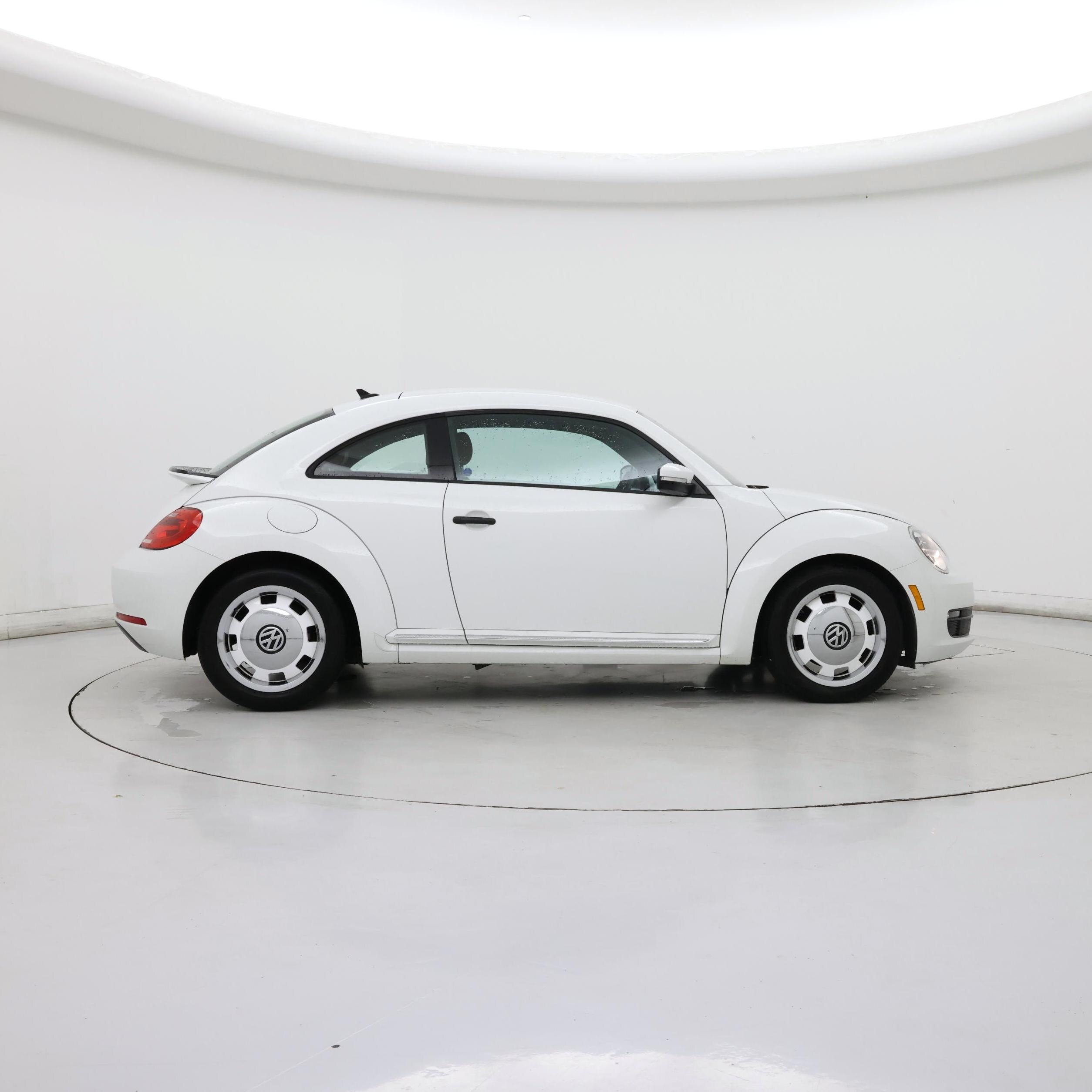 Thumbnail: 2015 Volkswagen Beetle - 7