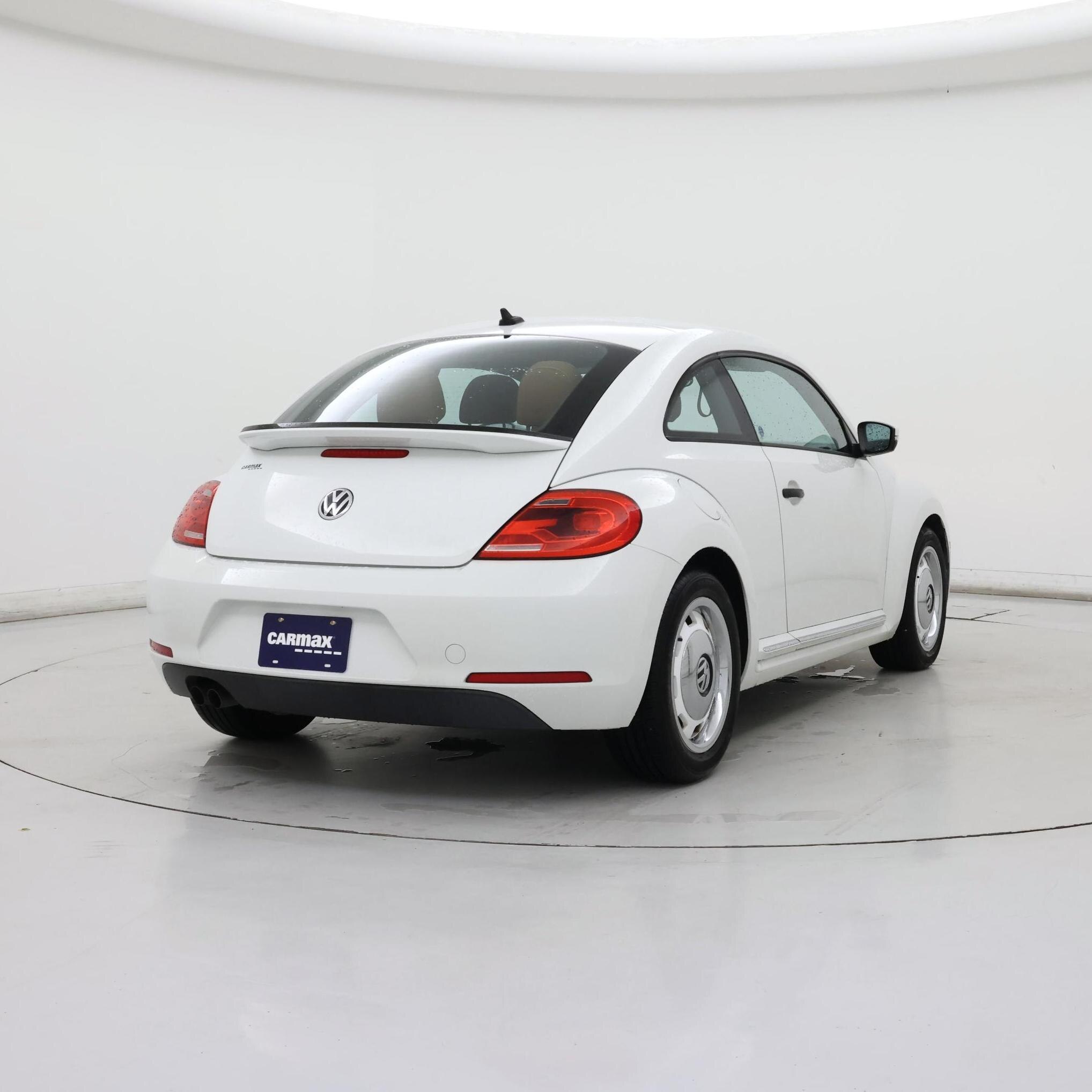 Thumbnail: 2015 Volkswagen Beetle - 8