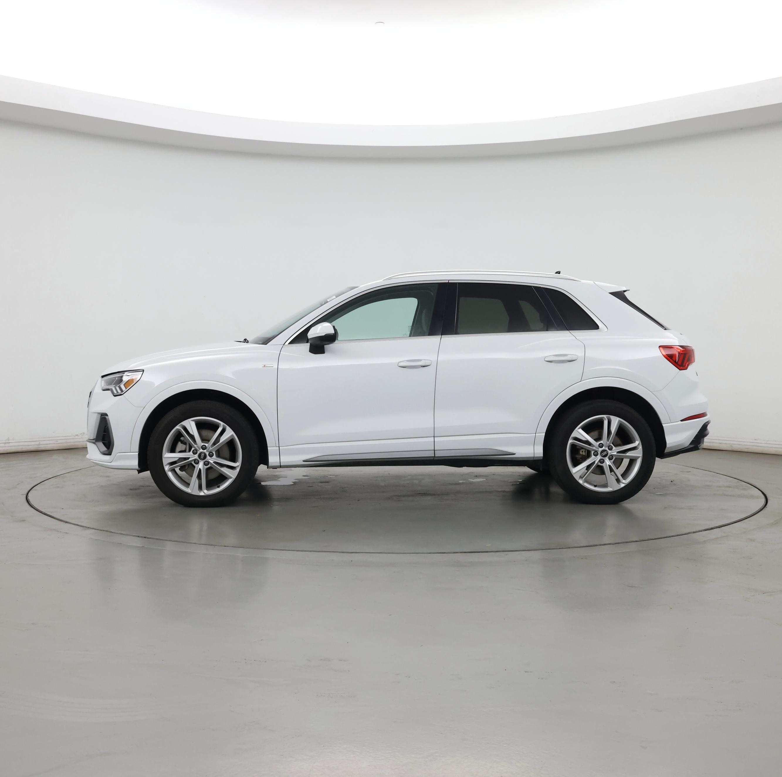 Thumbnail: 2022 Audi Q3 - 3