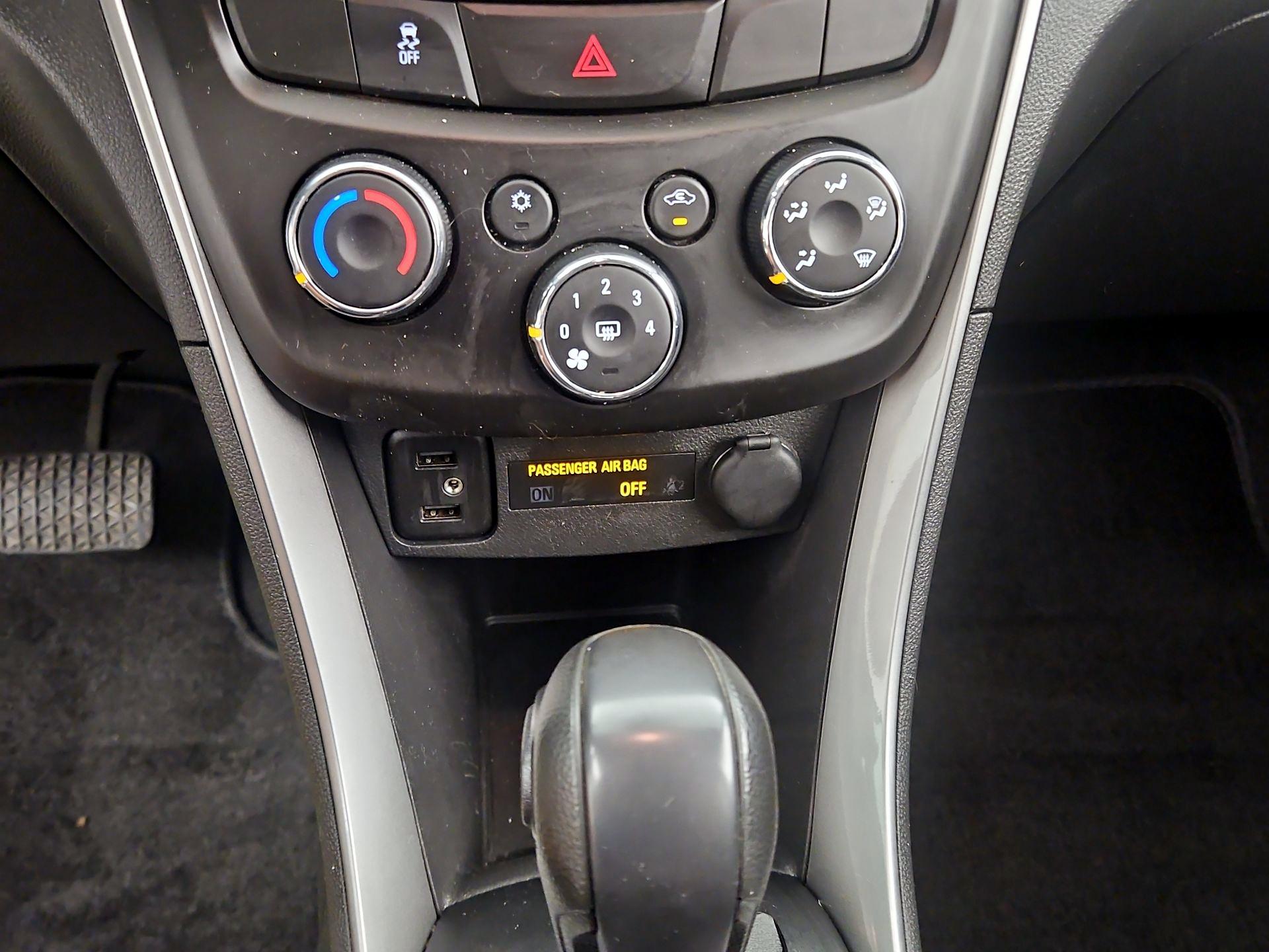 Thumbnail: 2021 Chevrolet Trax - 16