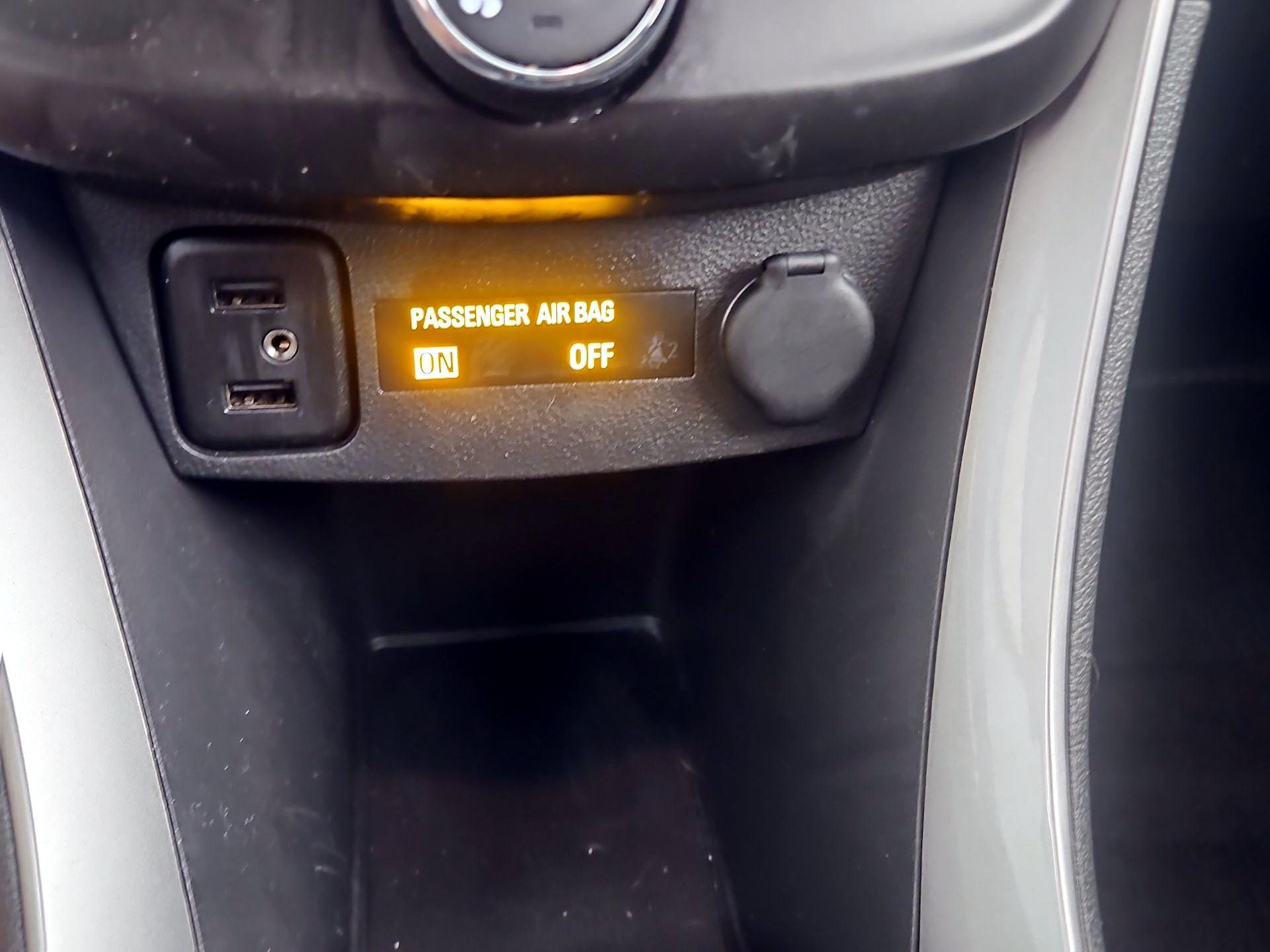 Thumbnail: 2021 Chevrolet Trax - 18