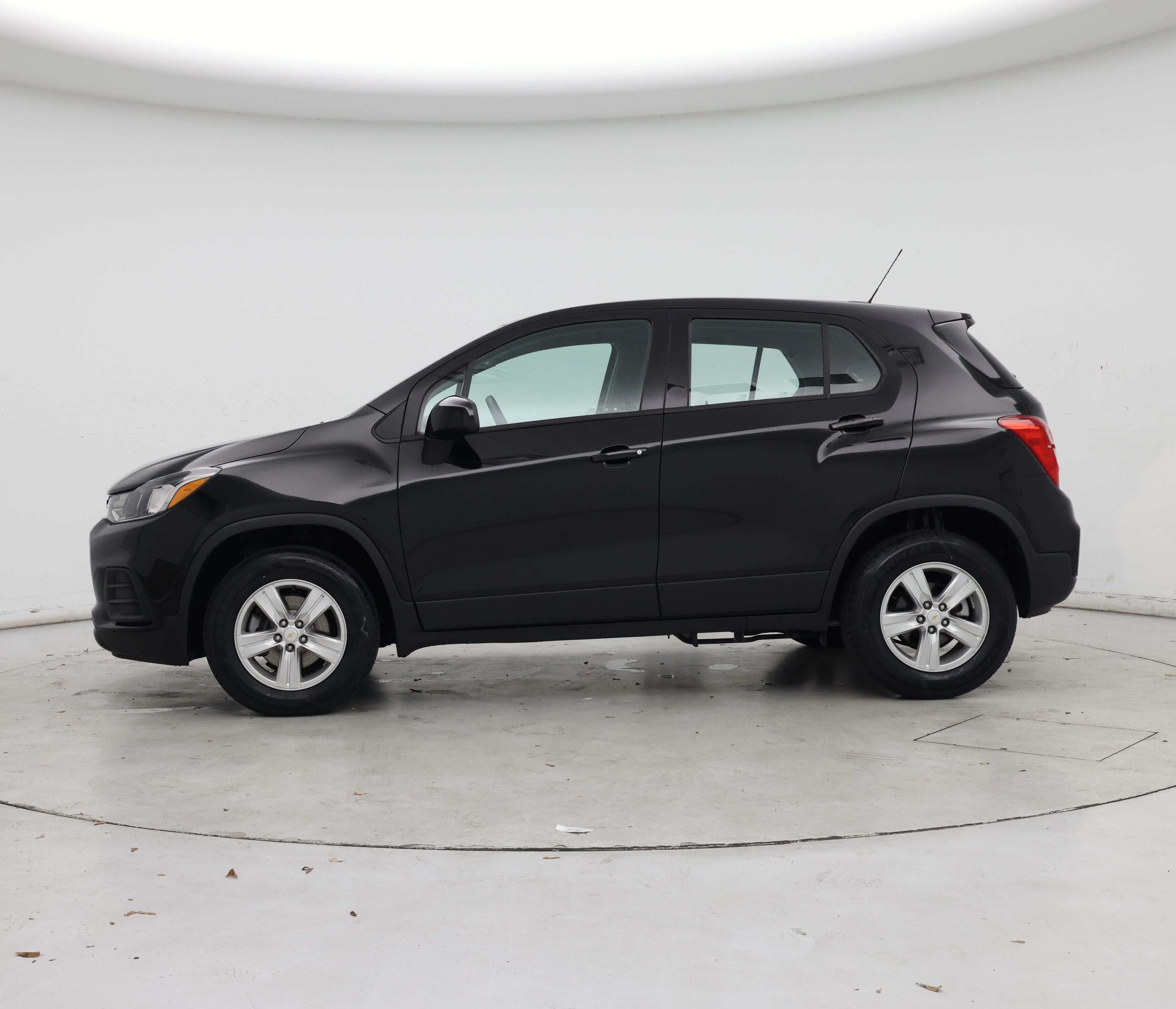 Thumbnail: 2021 Chevrolet Trax - 3
