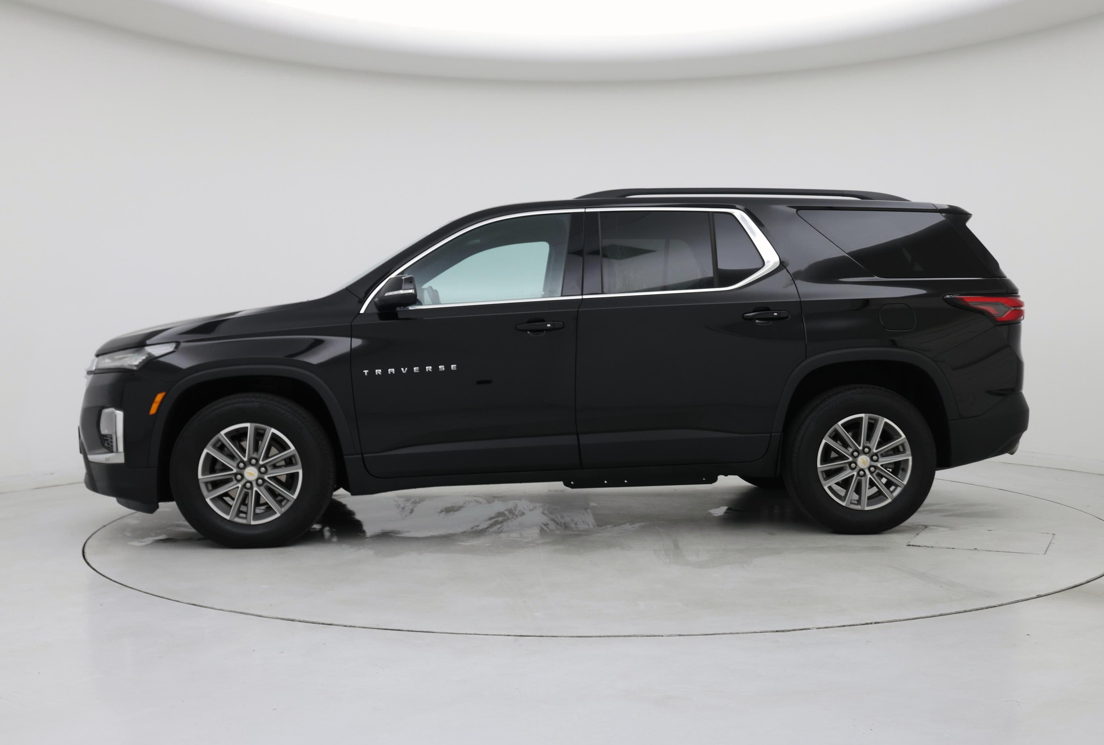 Thumbnail: 2023 Chevrolet Traverse - 3