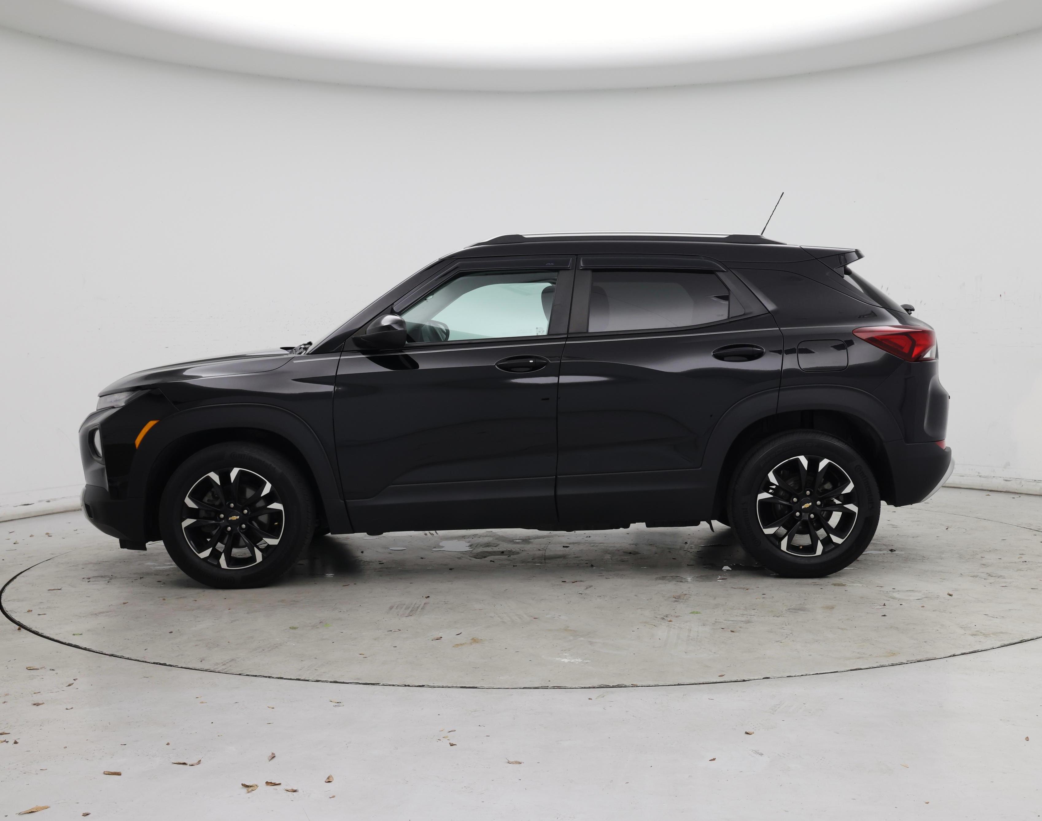 Thumbnail: 2021 Chevrolet TrailBlazer - 3