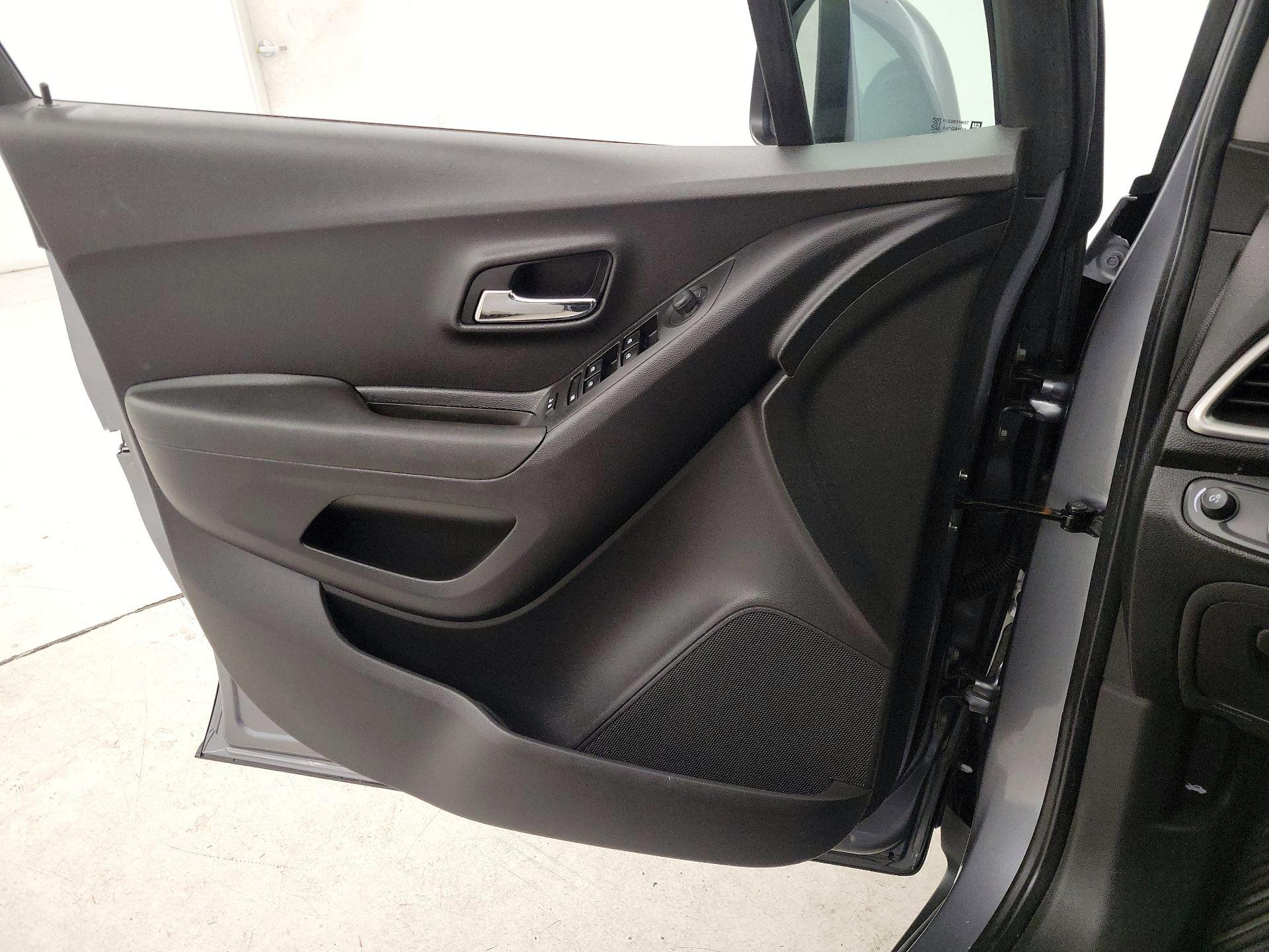 Thumbnail: 2020 Chevrolet Trax - 12