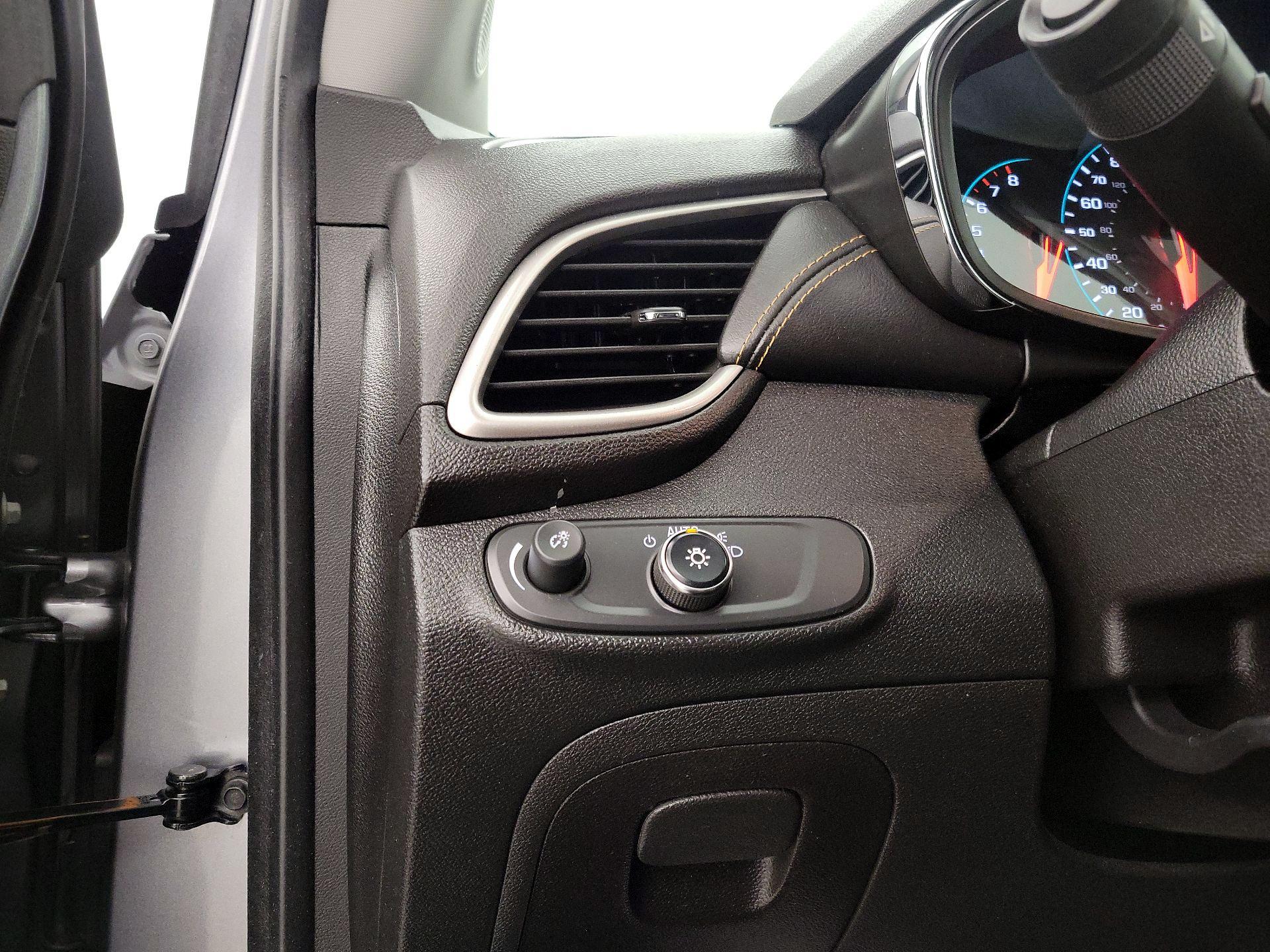 Thumbnail: 2020 Chevrolet Trax - 13