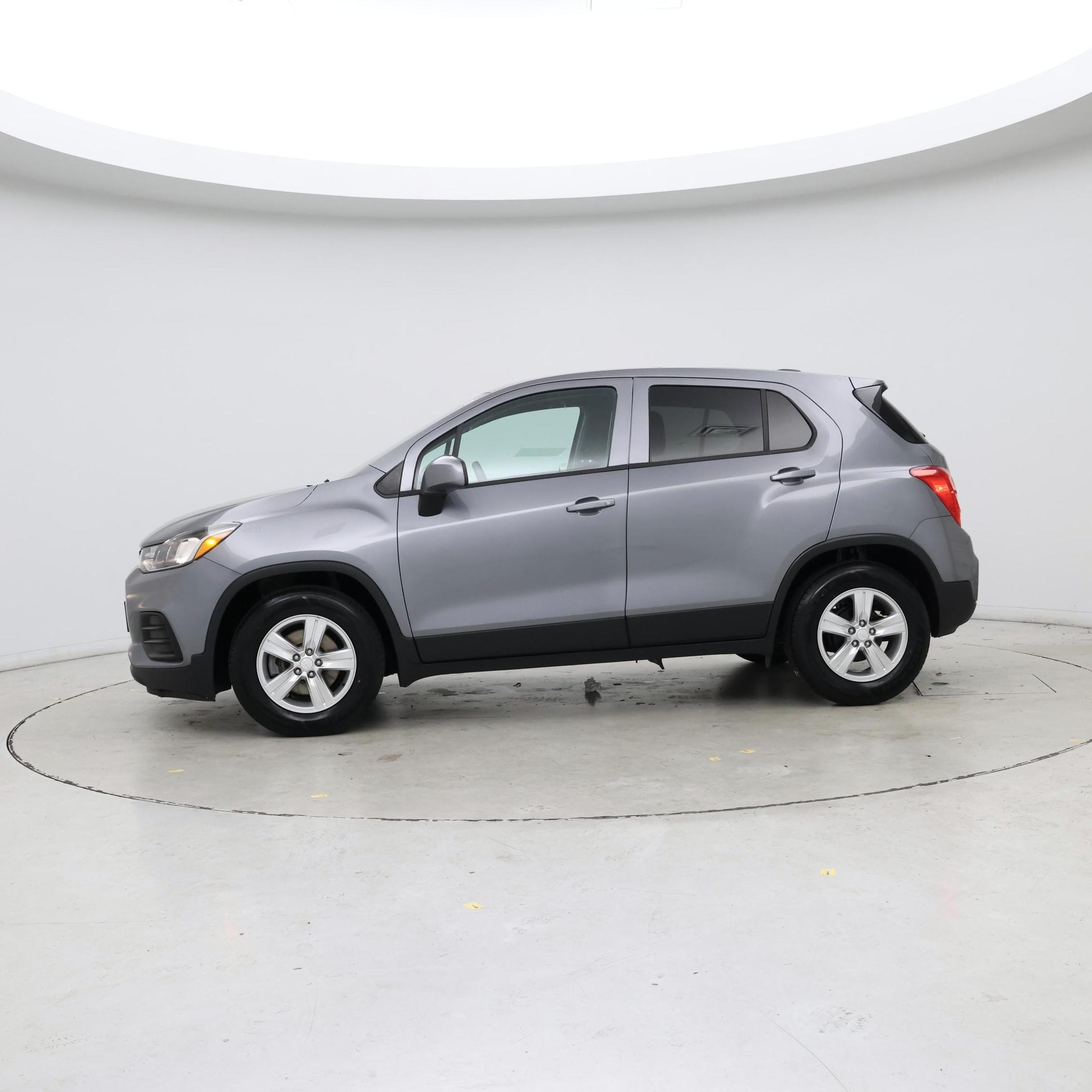 Thumbnail: 2020 Chevrolet Trax - 3