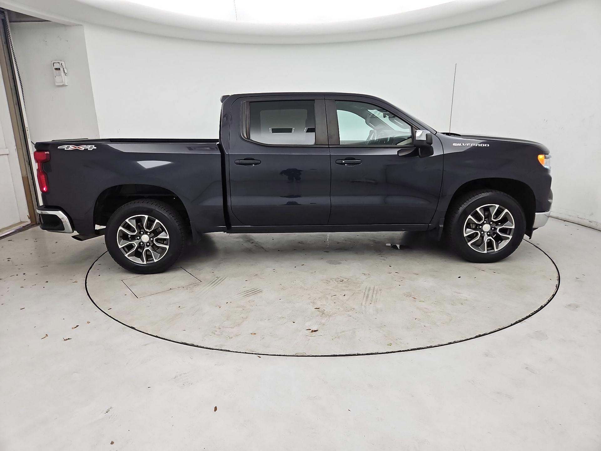 Thumbnail: 2022 Chevrolet Silverado 1500 - 4