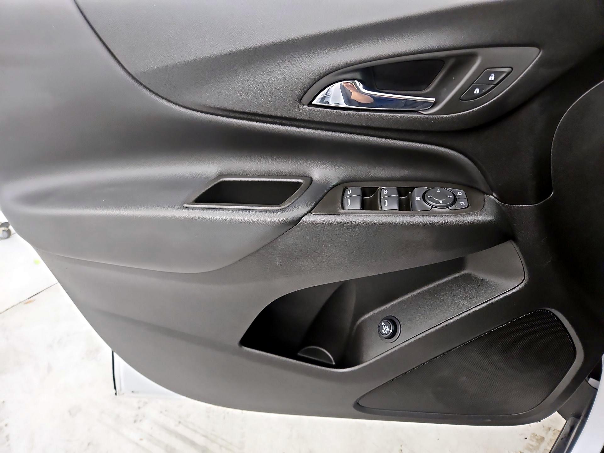 Thumbnail: 2022 Chevrolet Equinox - 12