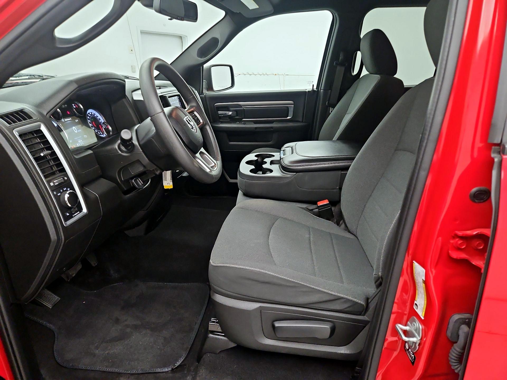 Thumbnail: 2021 RAM 1500 Classic - 11