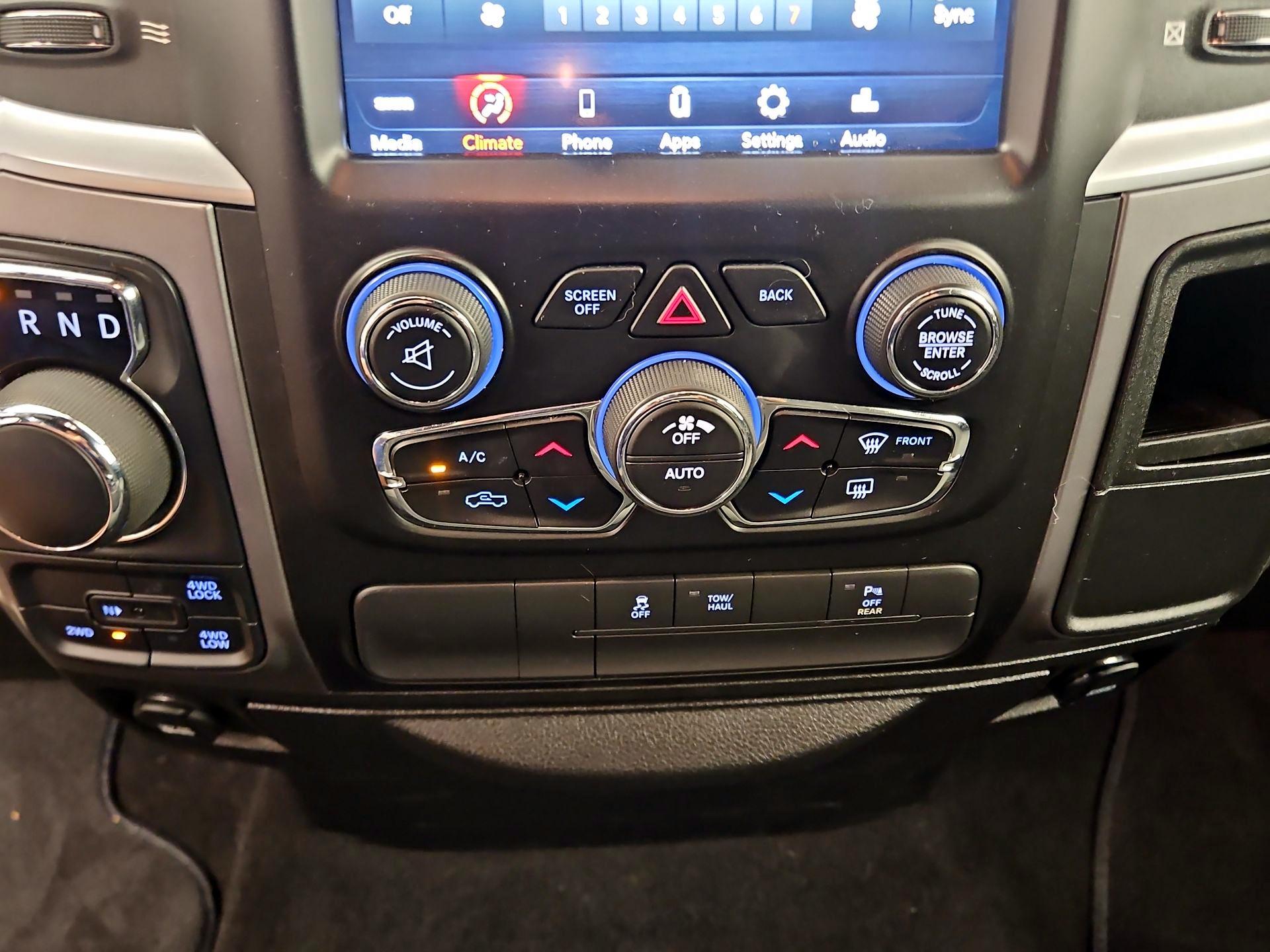 Thumbnail: 2021 RAM 1500 Classic - 16