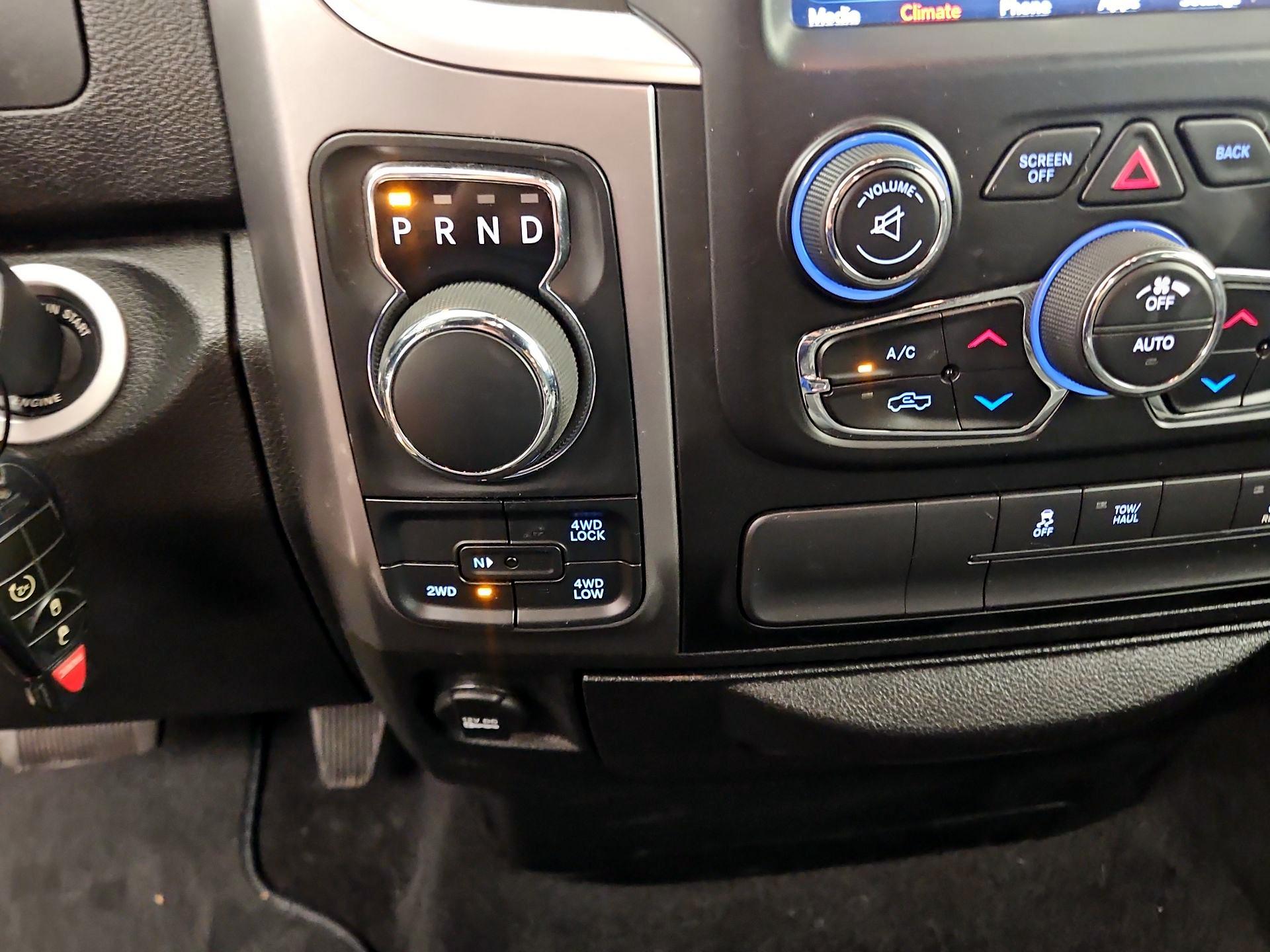 Thumbnail: 2021 RAM 1500 Classic - 17