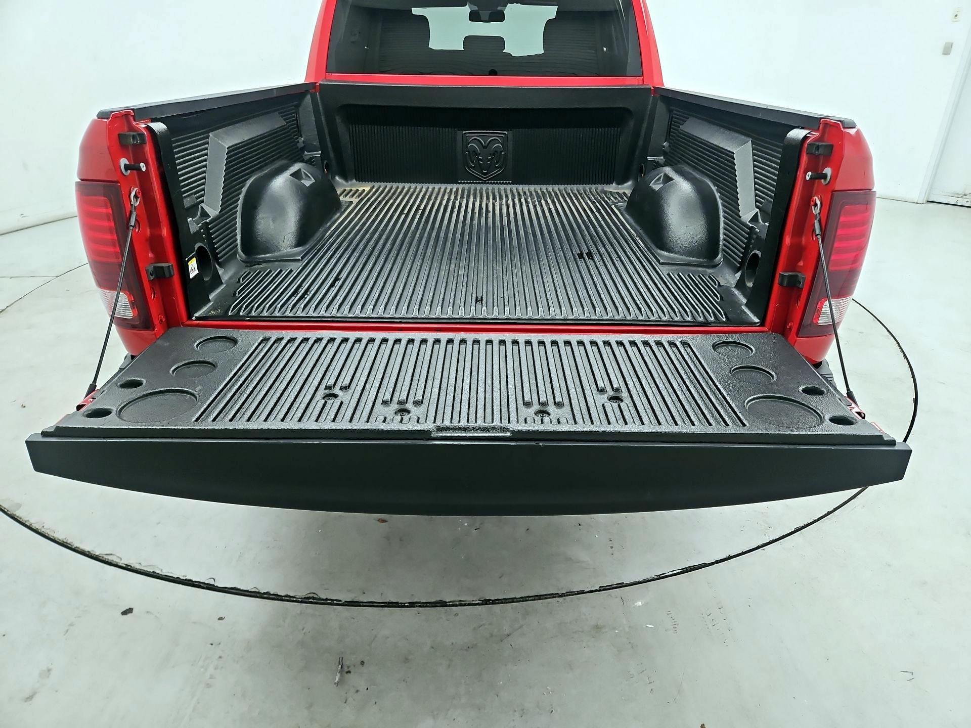 Thumbnail: 2021 RAM 1500 Classic - 20