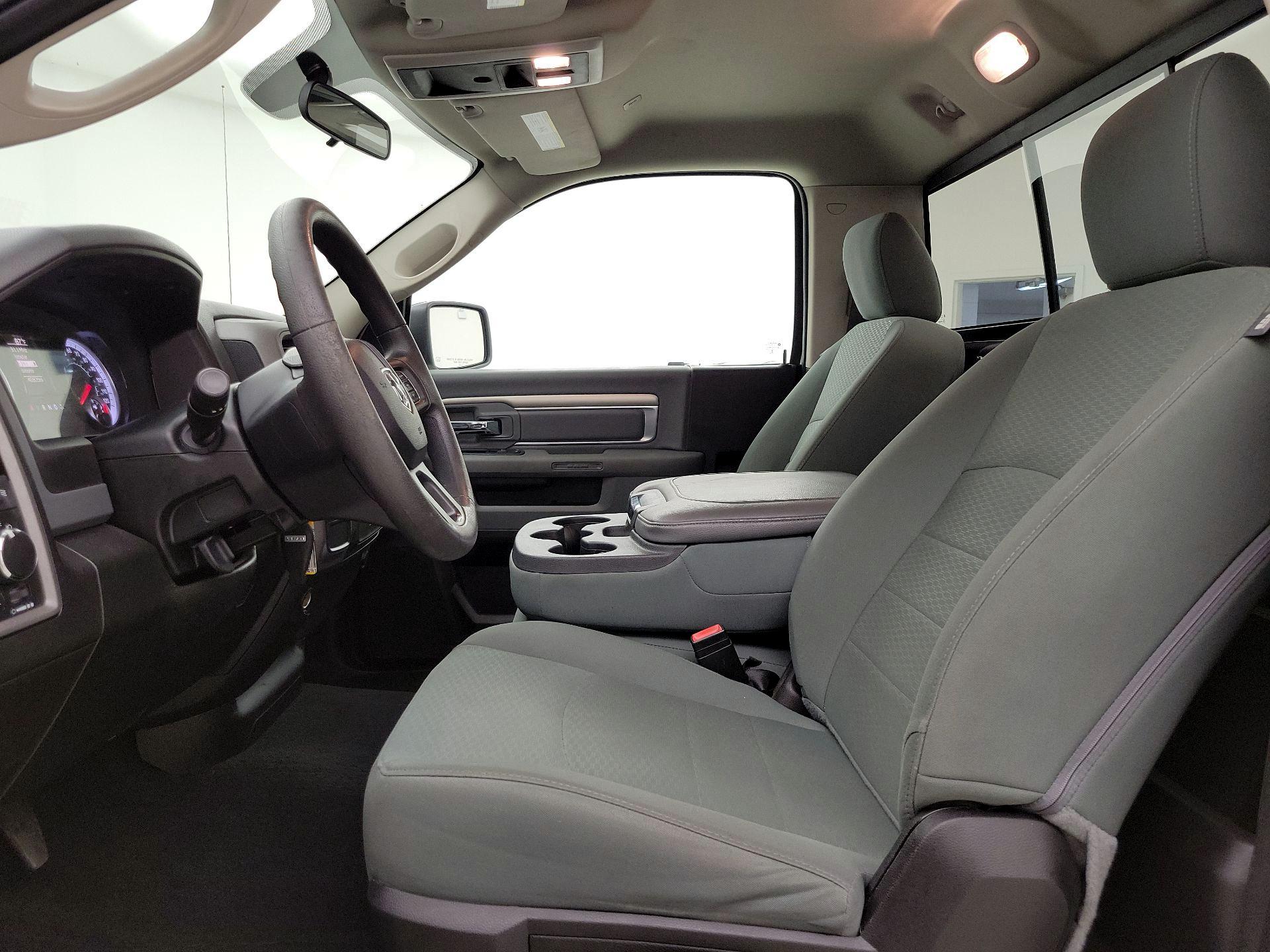 Thumbnail: 2020 RAM 1500 Classic - 11