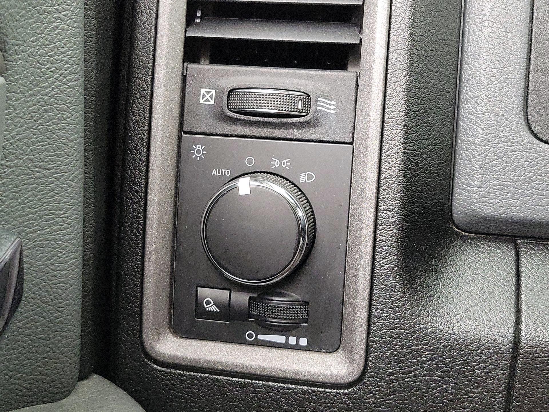 Thumbnail: 2020 RAM 1500 Classic - 13