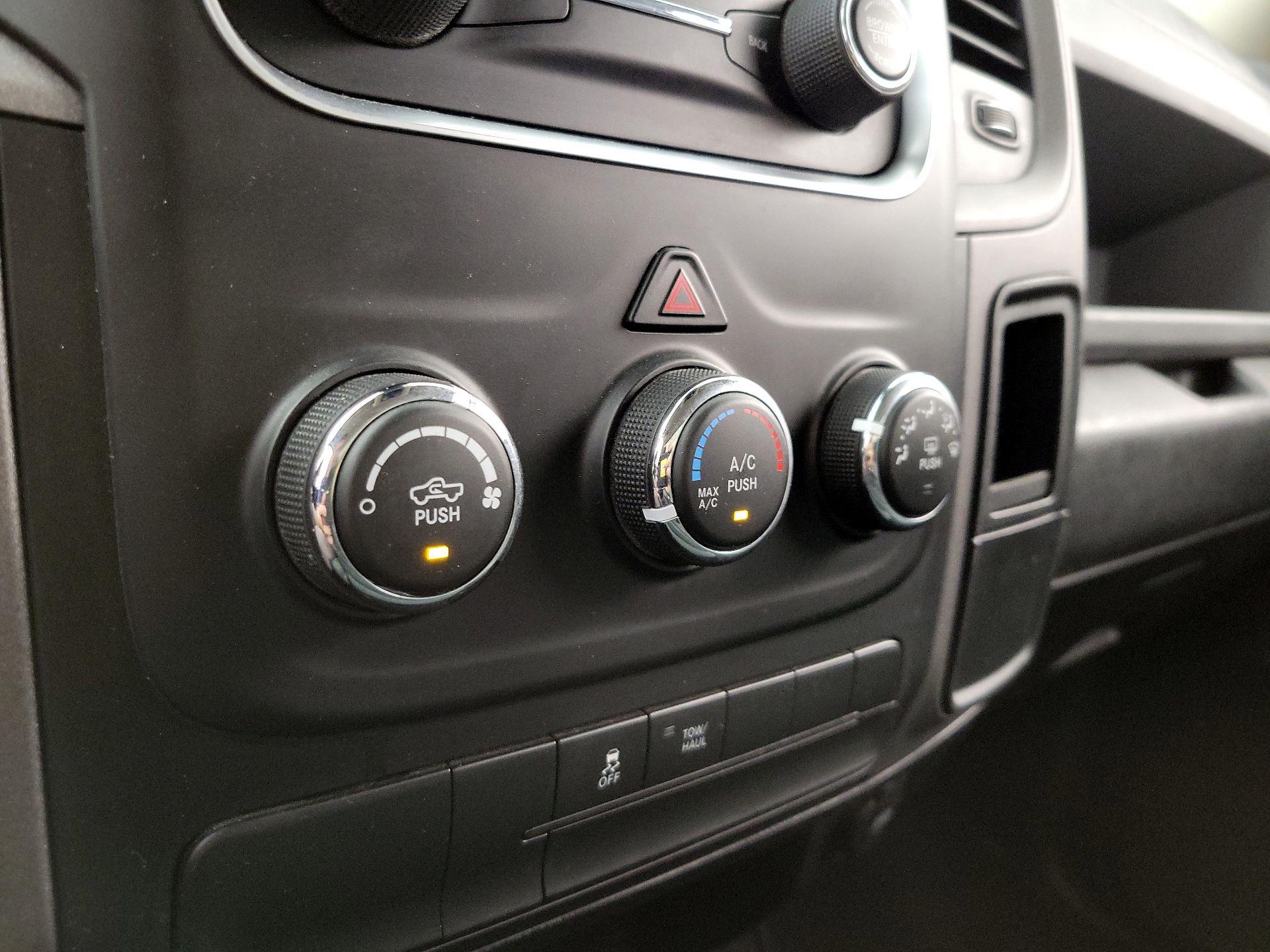 Thumbnail: 2020 RAM 1500 Classic - 16