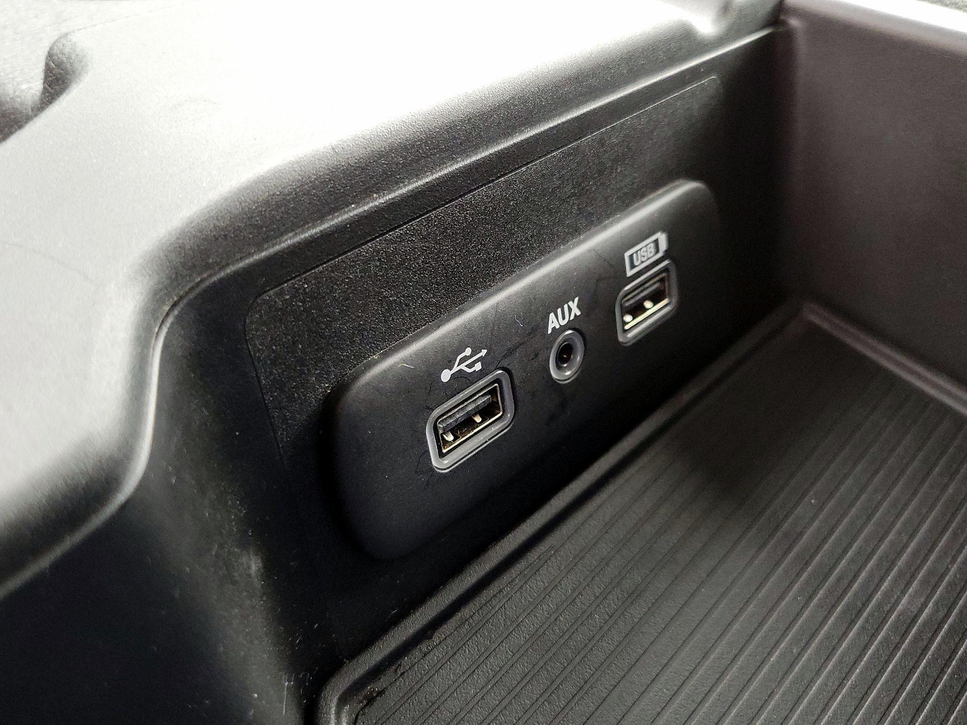 Thumbnail: 2020 RAM 1500 Classic - 18
