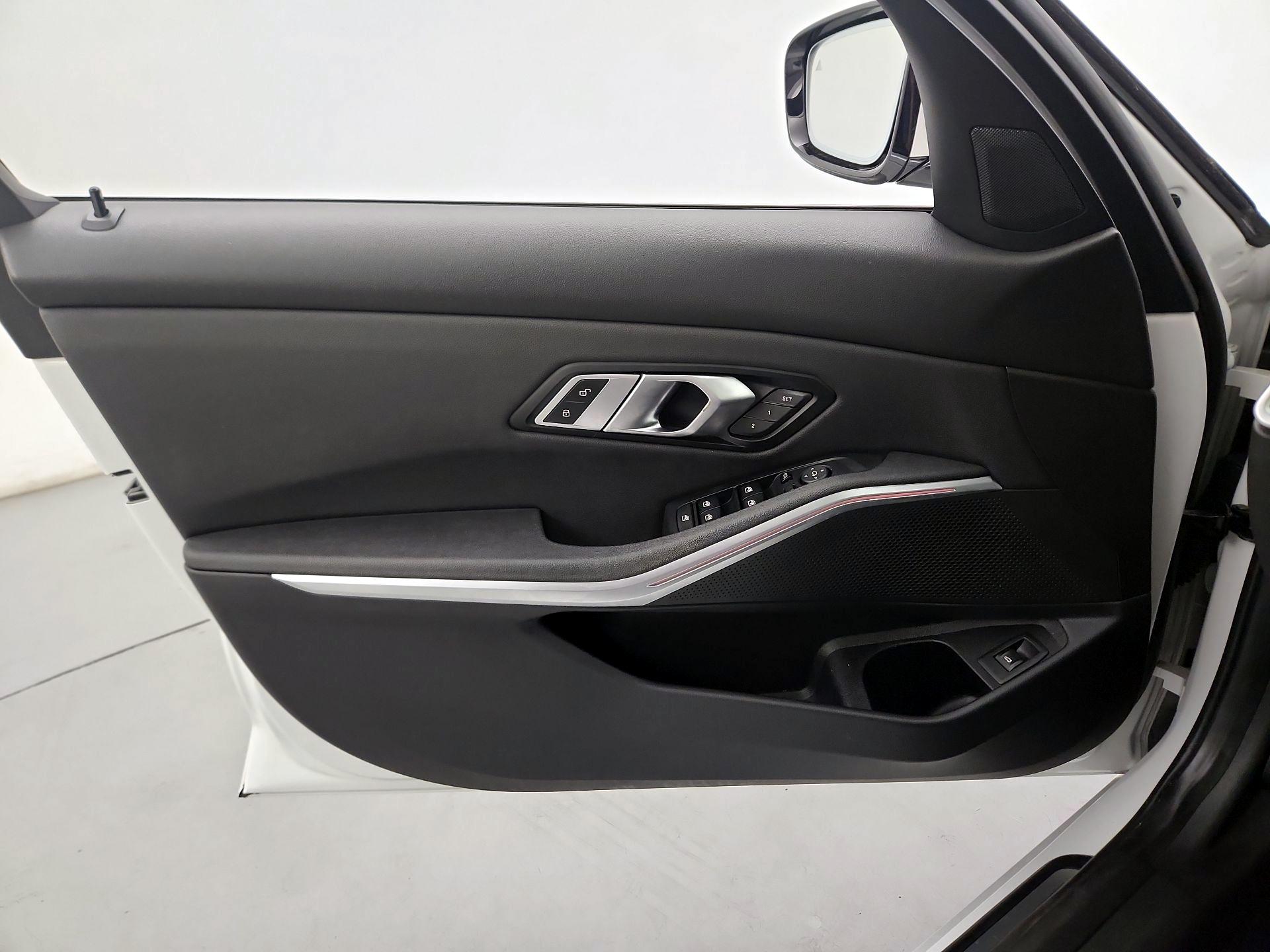Thumbnail: 2021 BMW 3 Series - 12