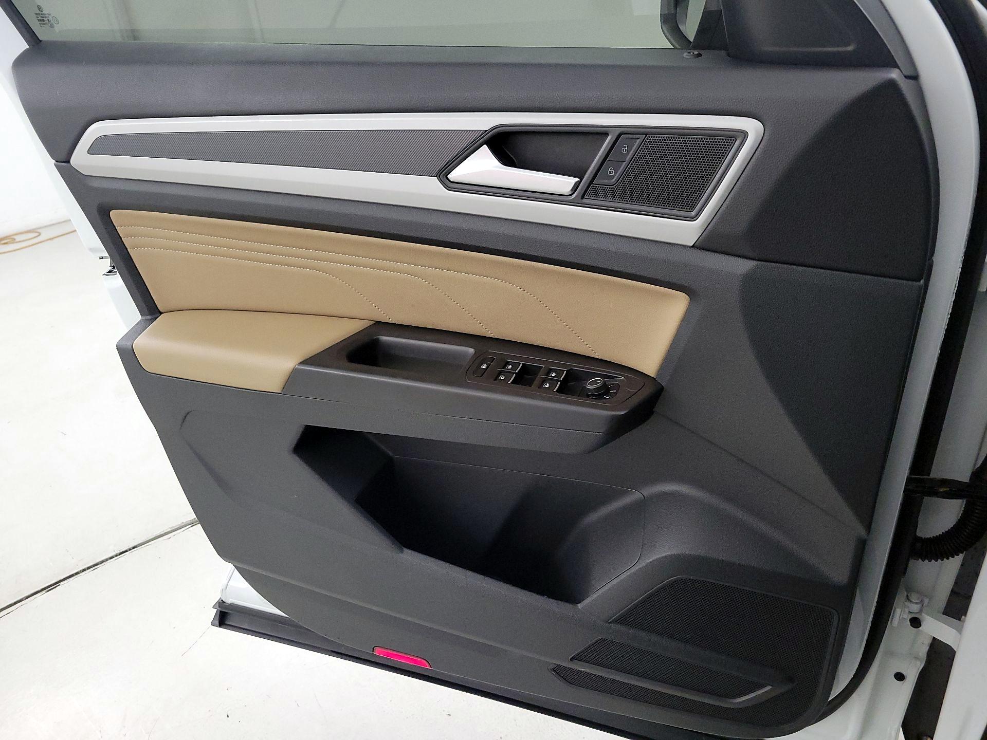 Thumbnail: 2022 Volkswagen Atlas - 12
