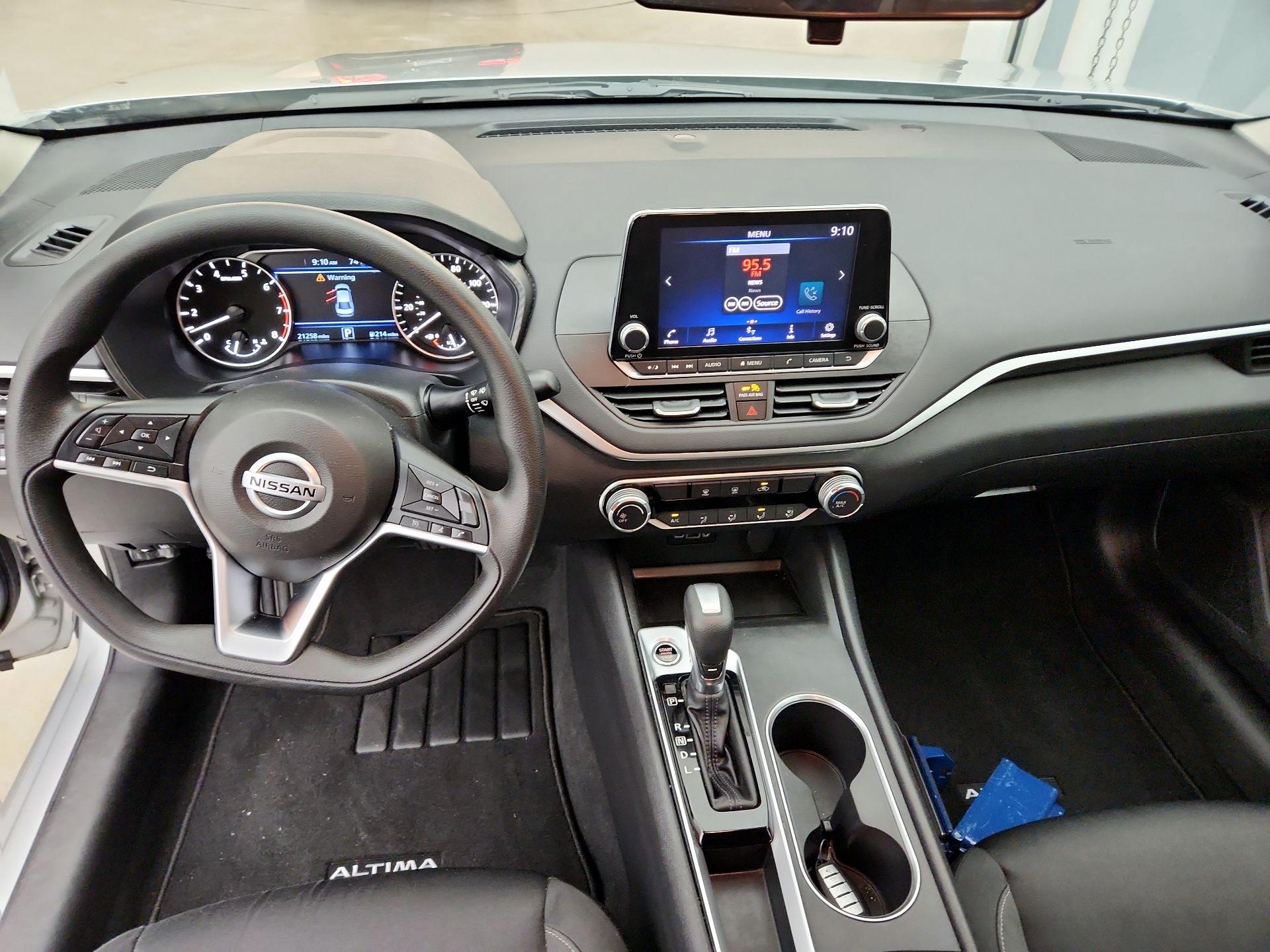 Thumbnail: 2022 Nissan Altima - 9